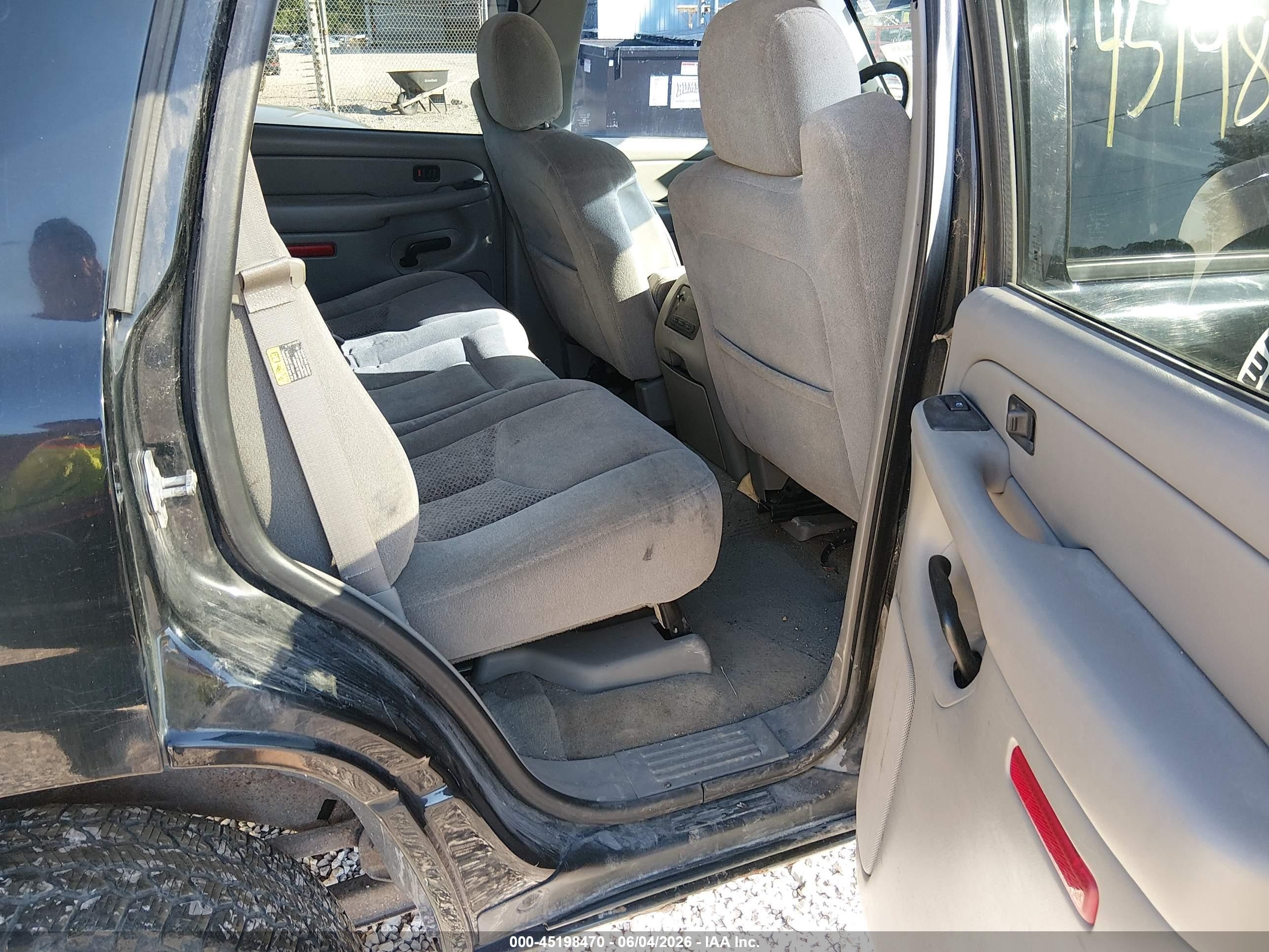 2004 Chevrolet Tahoe Ls Black vin: 1GNEK13V44R205794