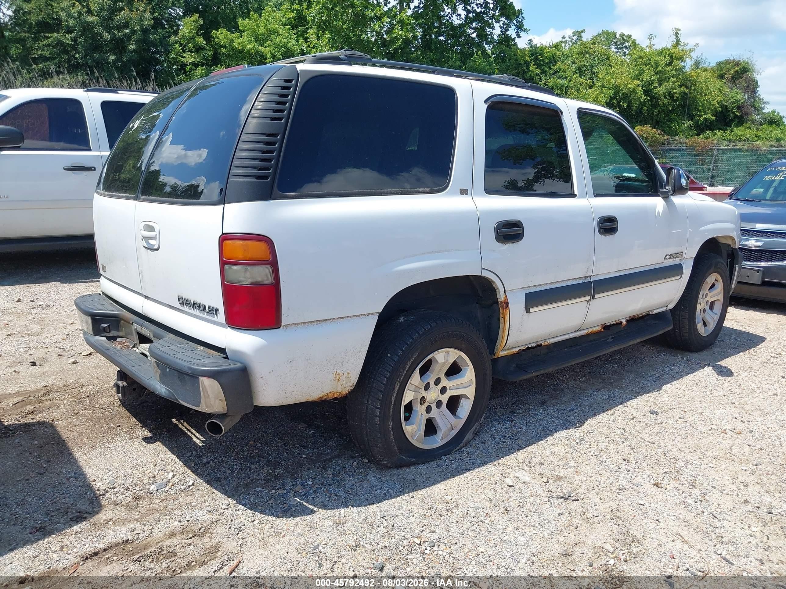 2002 Chevrolet Tahoe Ls White vin: 1GNEK13V52J299700