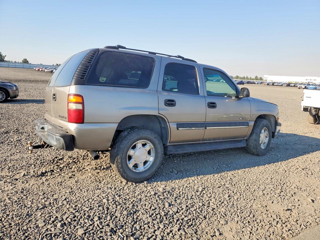 2003 Chevrolet Tahoe K1500 Gold vin: 1GNEK13V63R122754