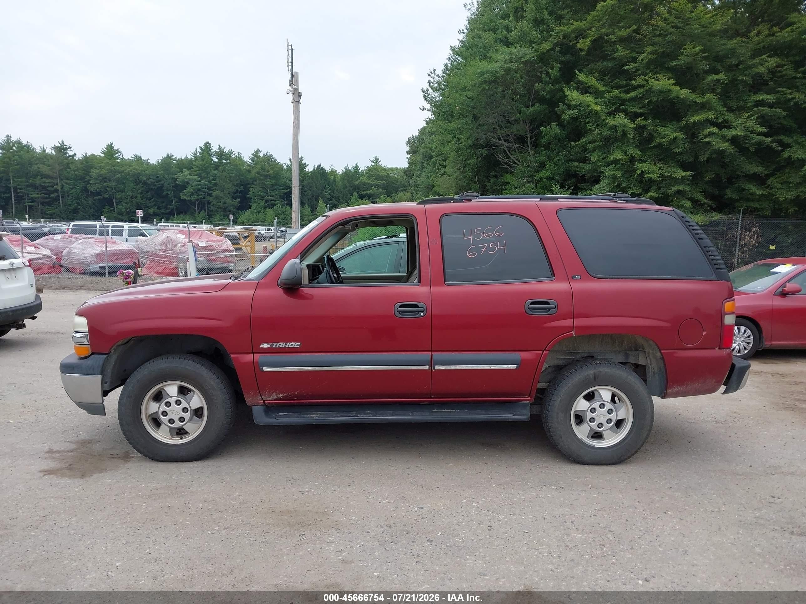 2002 Chevrolet Tahoe Ls Красный vin: 1GNEK13V82J246330