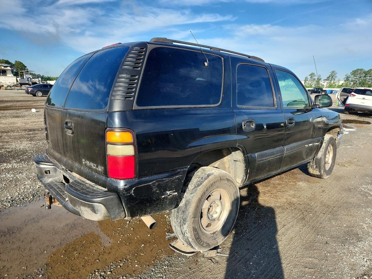 2004 Chevrolet Tahoe K1500 Black vin: 1GNEK13VX4R257866