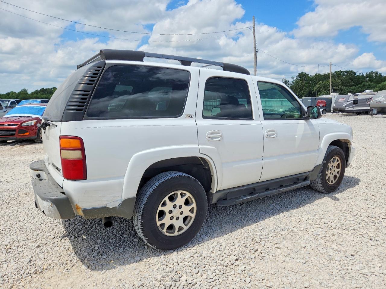 2002 Chevrolet Tahoe K1500 White vin: 1GNEK13Z02R297261