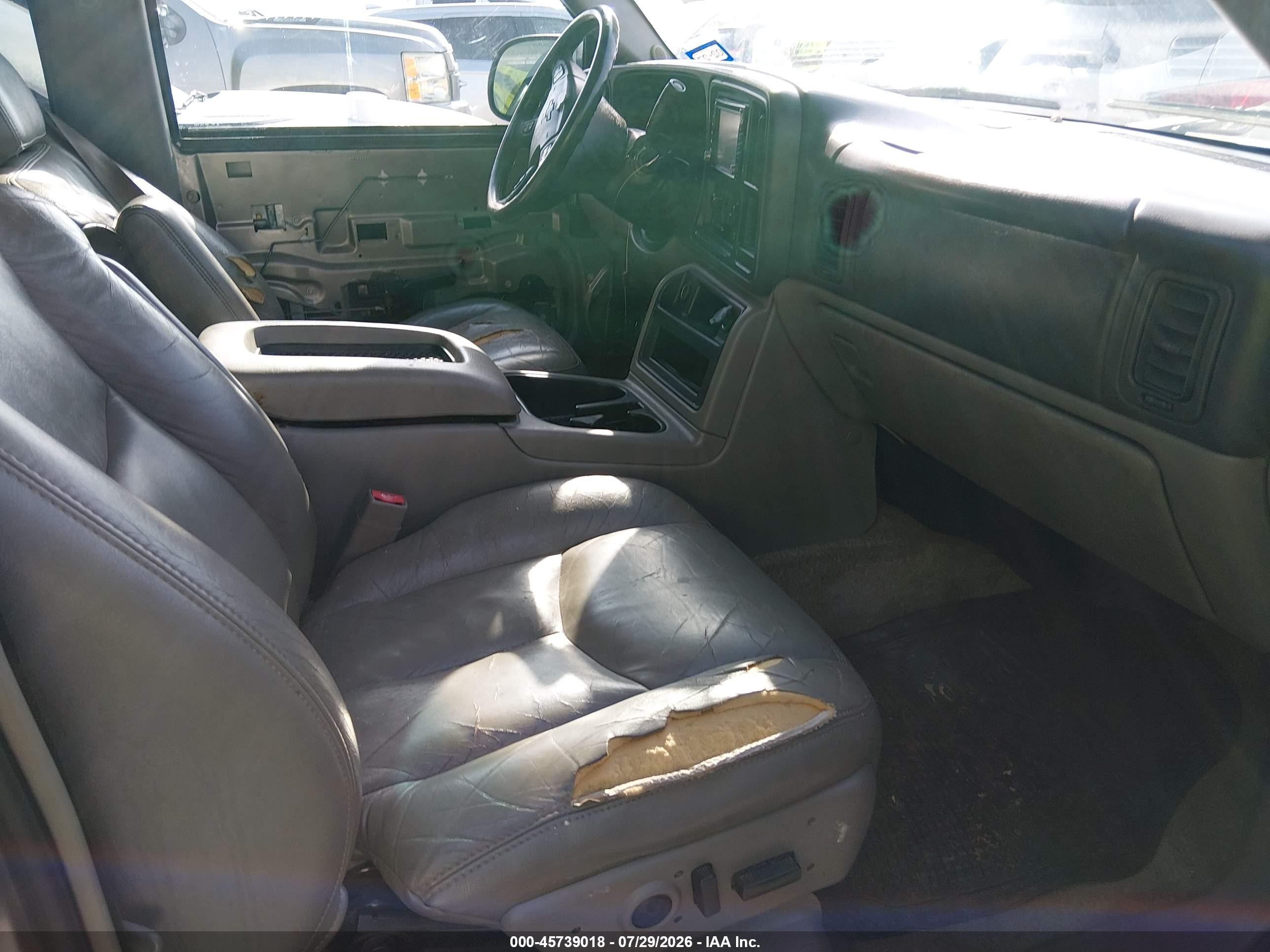 2003 Chevrolet Tahoe Z71 Серый vin: 1GNEK13Z03R310754