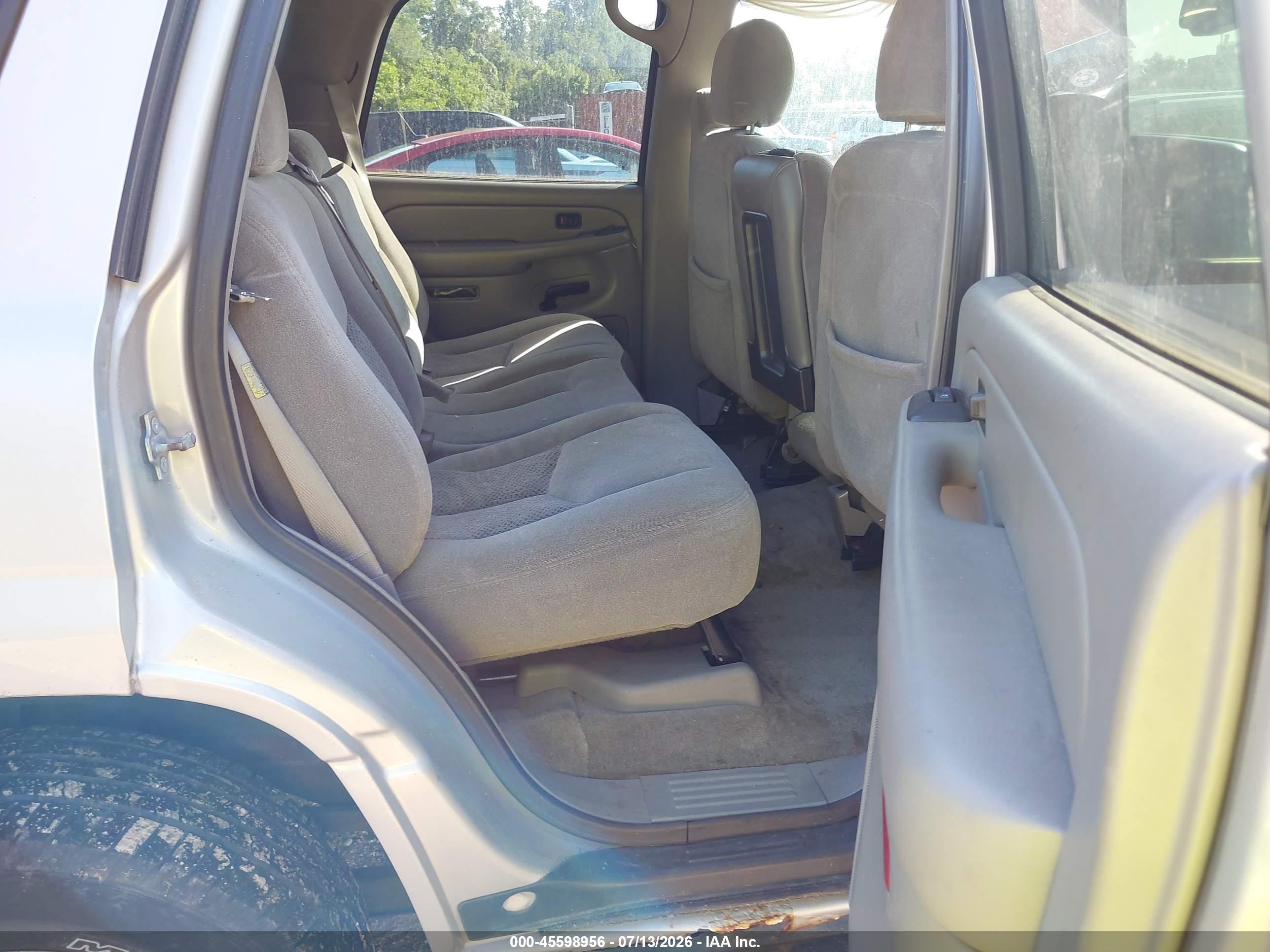 2004 Chevrolet Tahoe Ls Серебряный vin: 1GNEK13Z04J243427