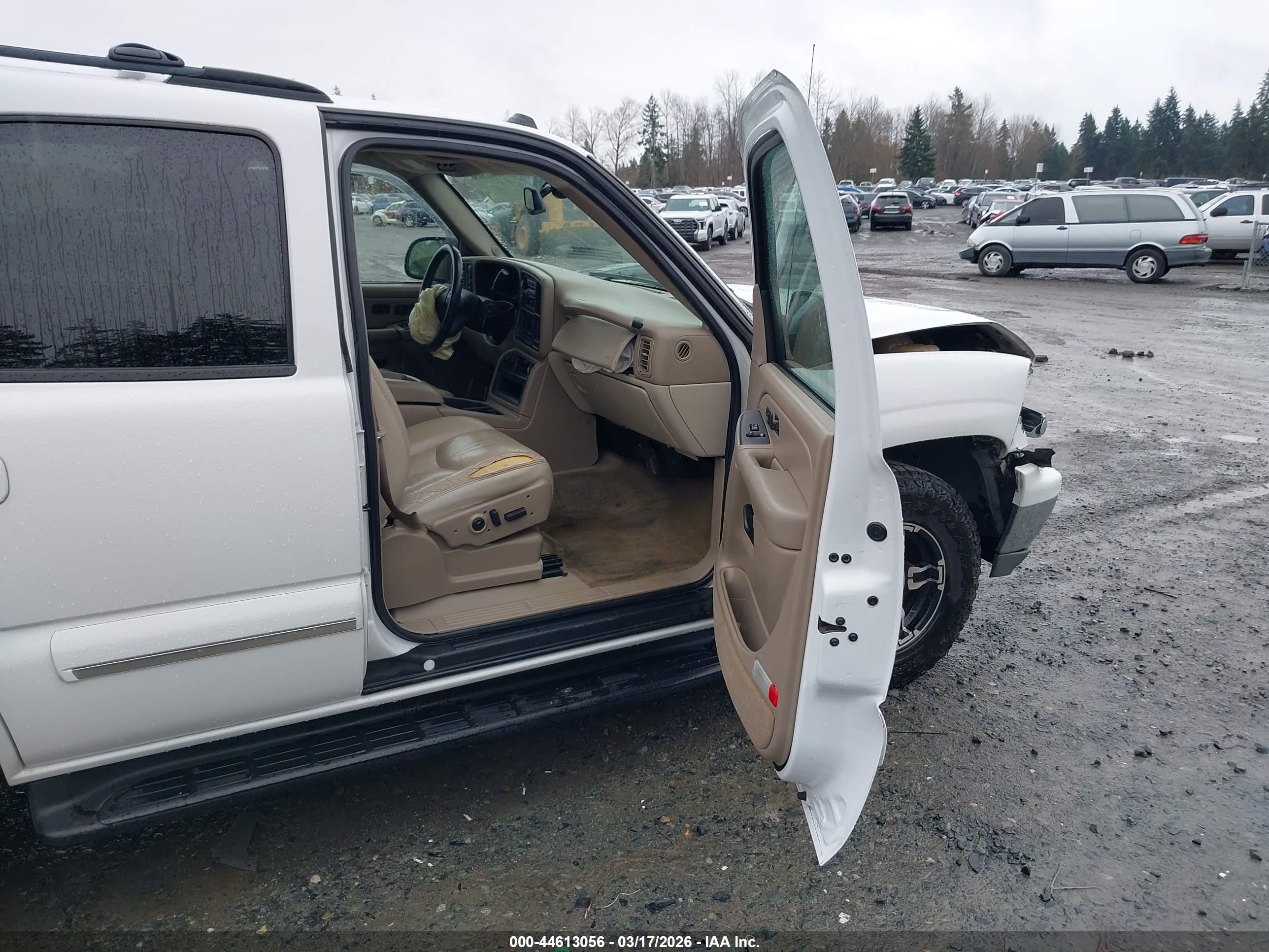 2004 Chevrolet Tahoe Lt White vin: 1GNEK13Z04R113763