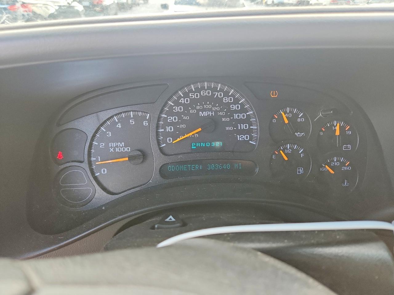 2004 Chevrolet Tahoe K1500 White vin: 1GNEK13Z04R299224