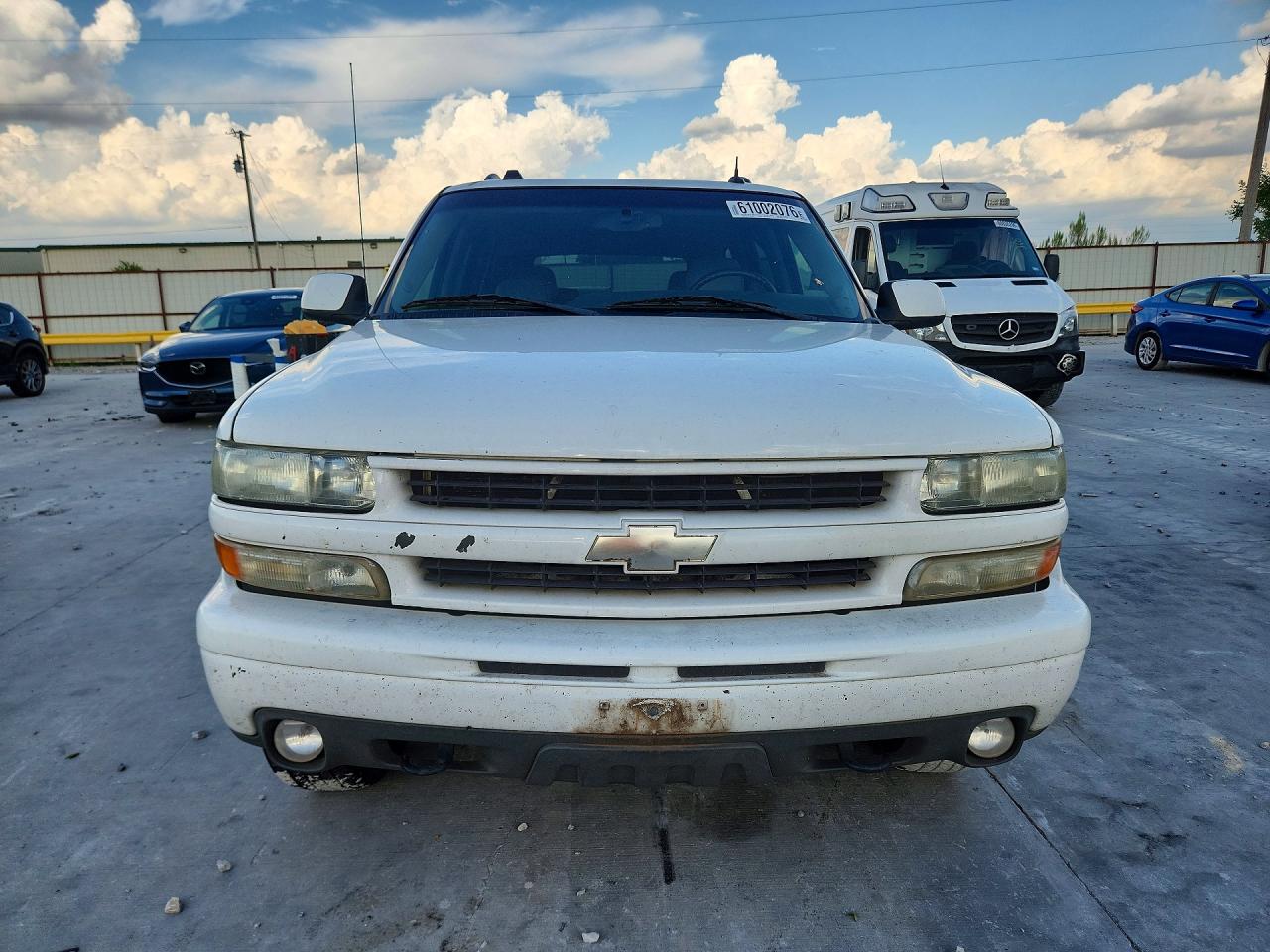 2004 Chevrolet Tahoe K1500 White vin: 1GNEK13Z04R299224