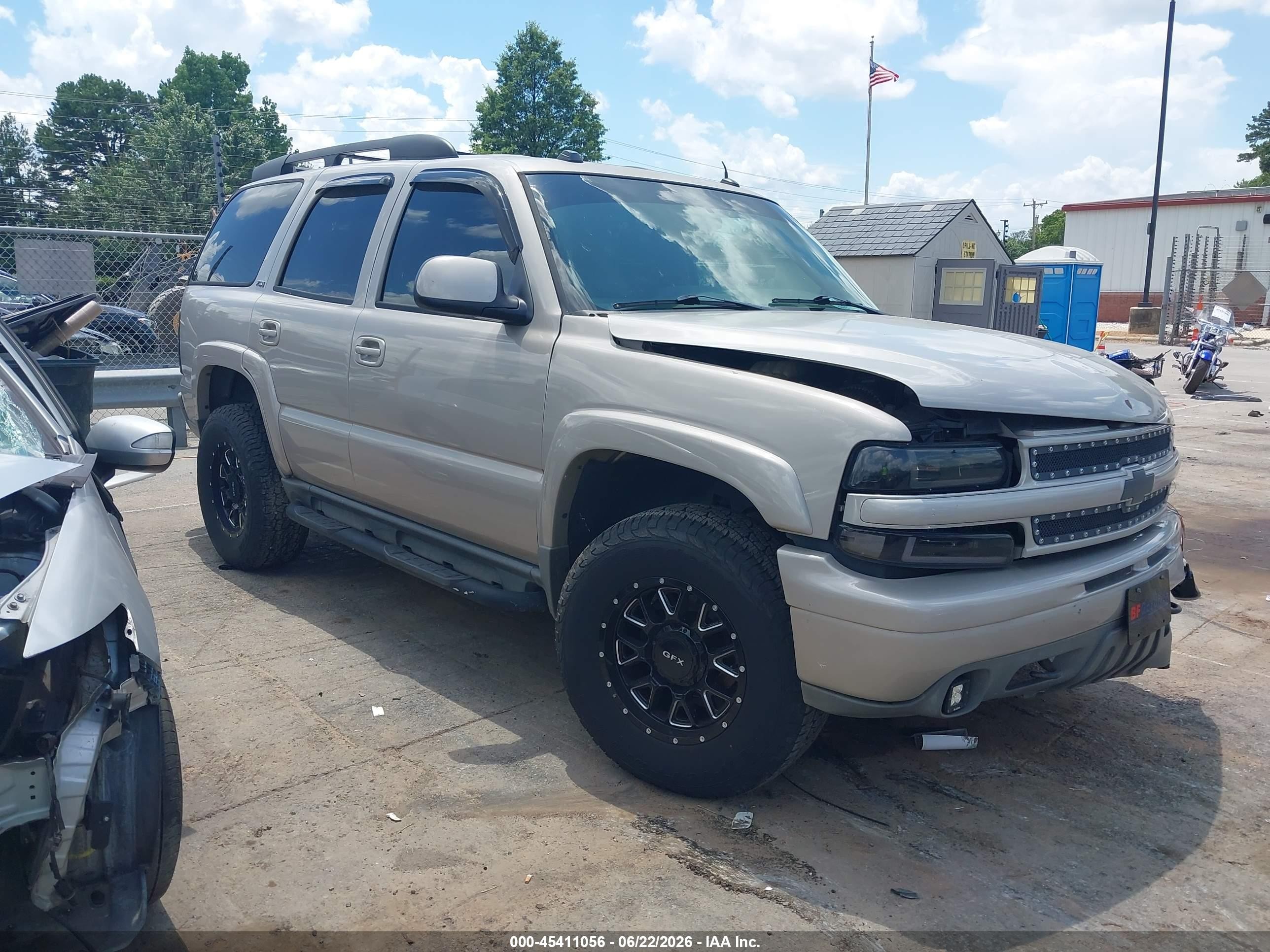 2004 Chevrolet Tahoe Z71 Beige vin: 1GNEK13Z04R309007