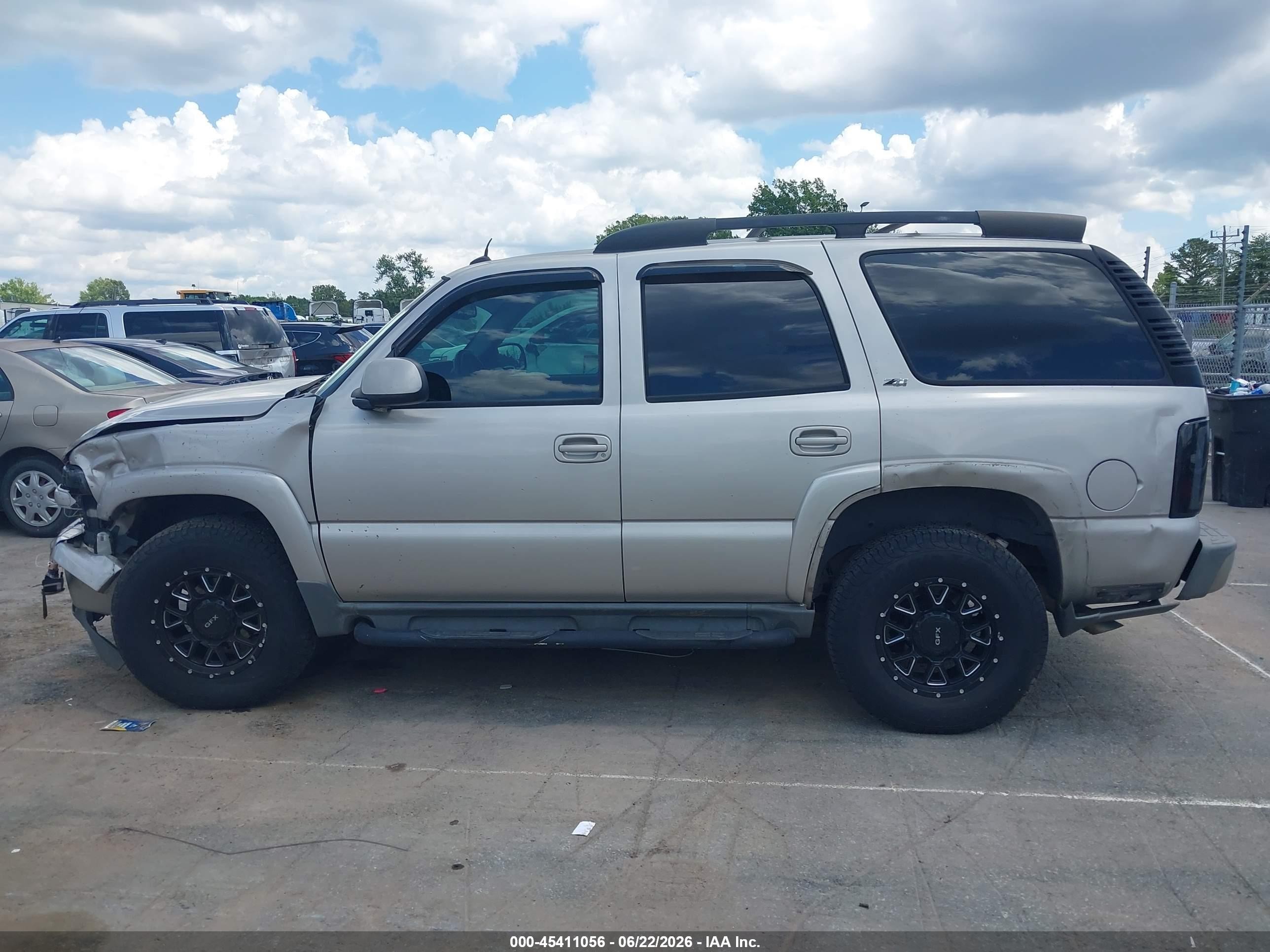 2004 Chevrolet Tahoe Z71 Beige vin: 1GNEK13Z04R309007