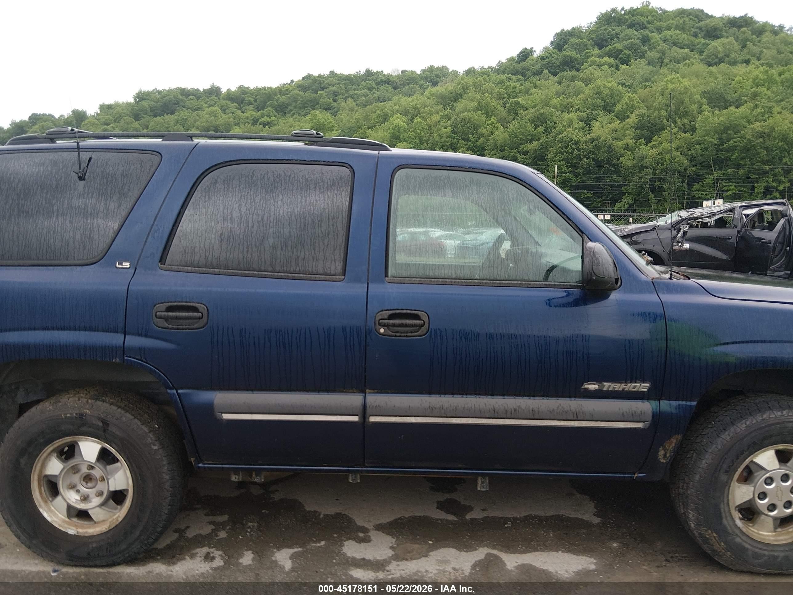 2002 Chevrolet Tahoe Ls Blue vin: 1GNEK13Z12R140760
