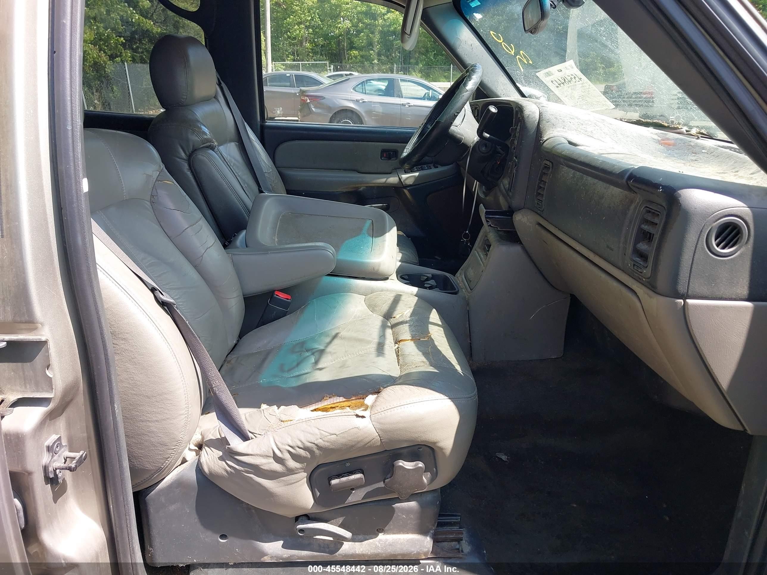2002 Chevrolet Tahoe Z71 Gold vin: 1GNEK13Z12R208796