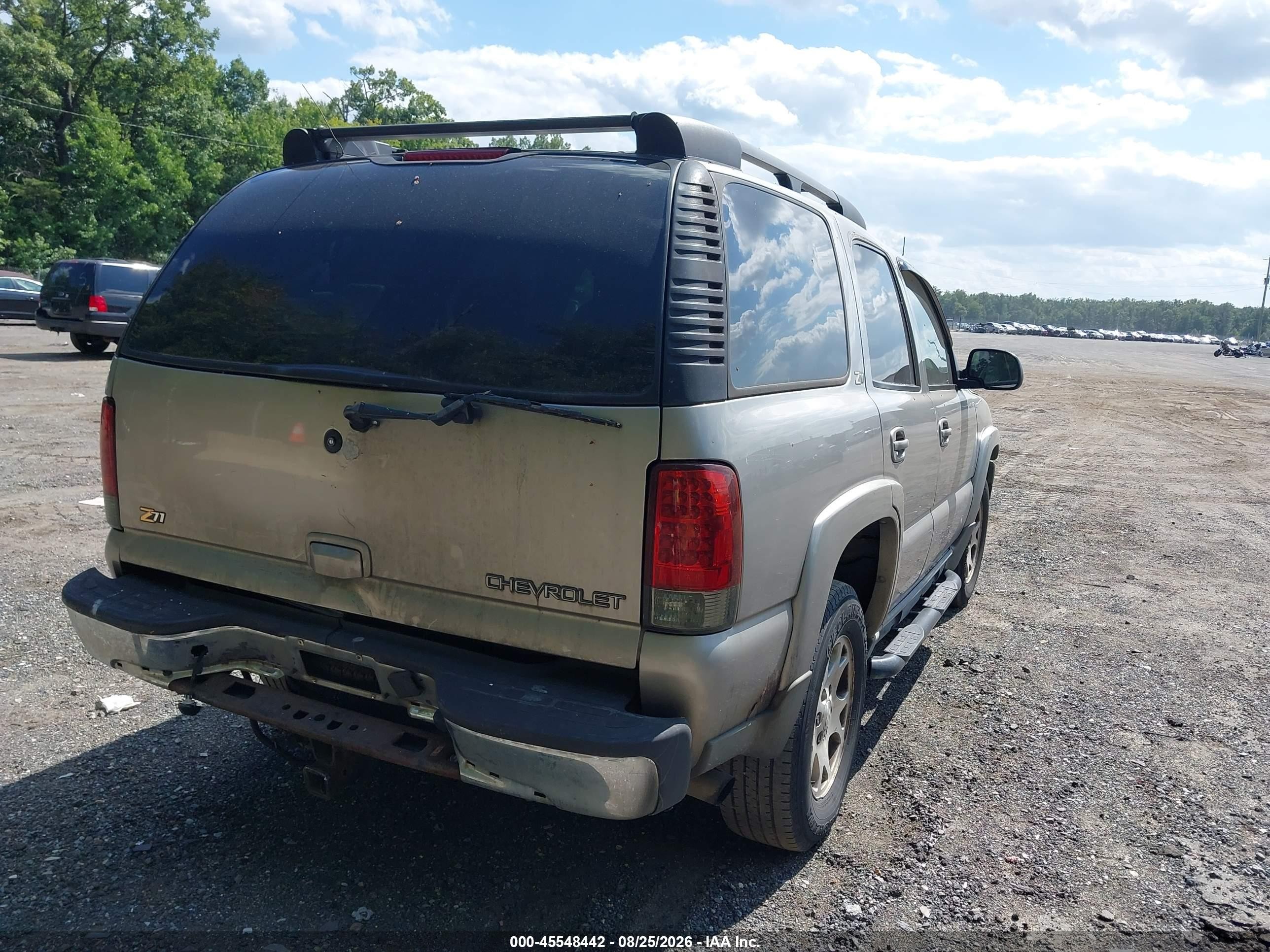 2002 Chevrolet Tahoe Z71 Gold vin: 1GNEK13Z12R208796