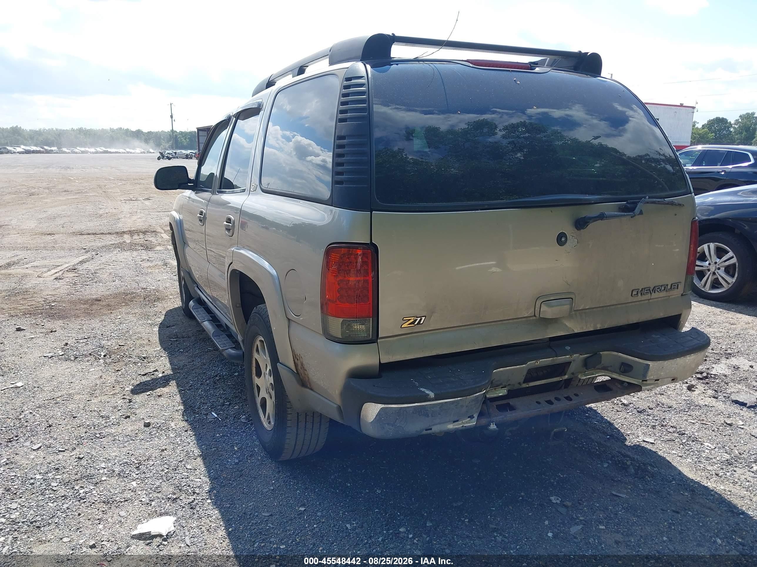 2002 Chevrolet Tahoe Z71 Gold vin: 1GNEK13Z12R208796