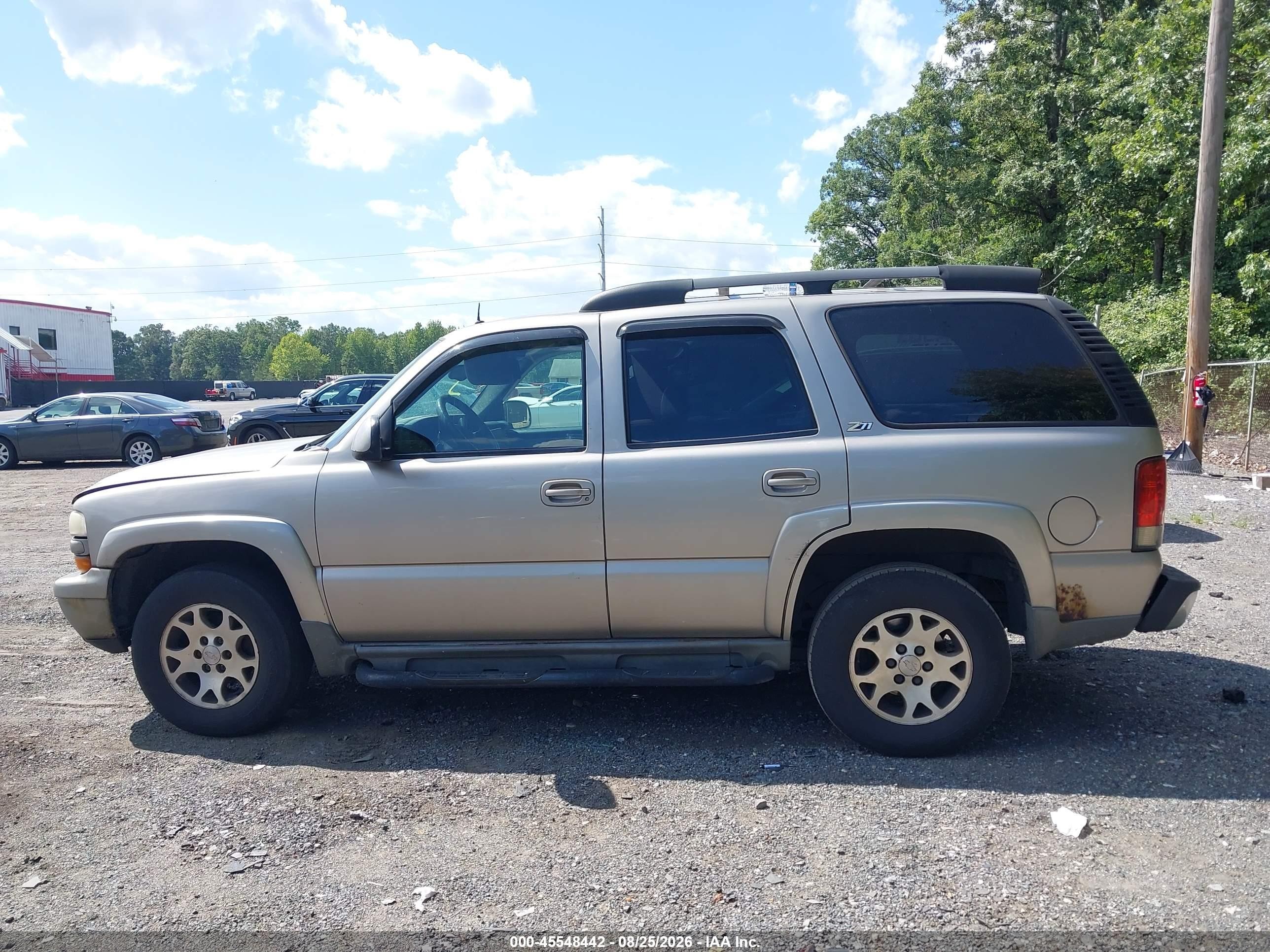 2002 Chevrolet Tahoe Z71 Gold vin: 1GNEK13Z12R208796