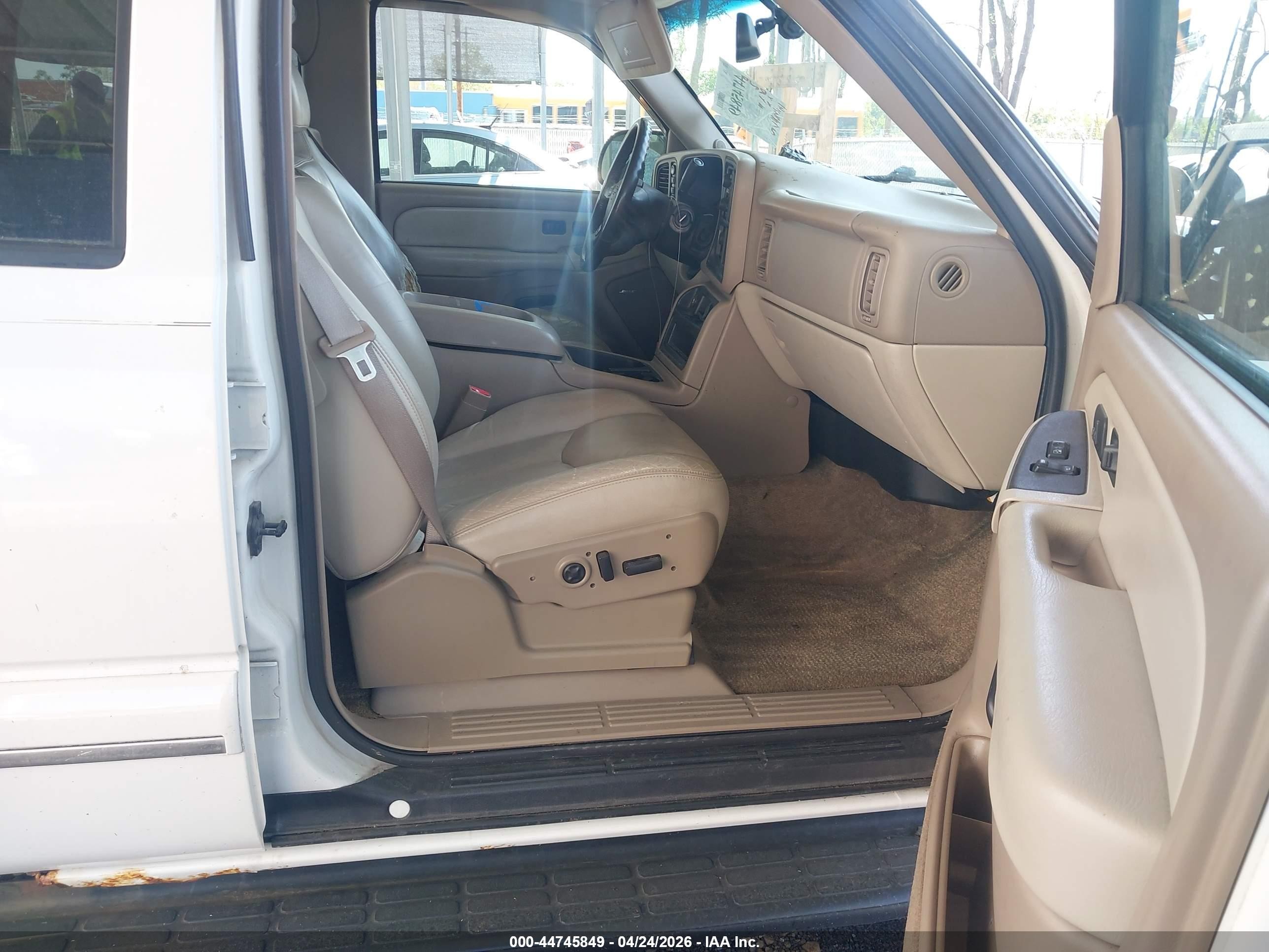 2003 Chevrolet Tahoe Lt White vin: 1GNEK13Z13J218602