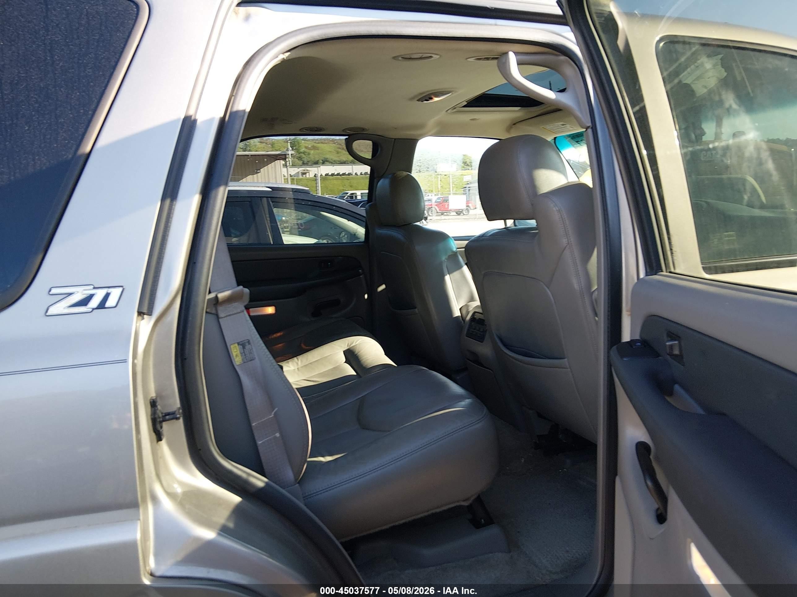 2003 Chevrolet Tahoe Z71 Золотой vin: 1GNEK13Z13R100860