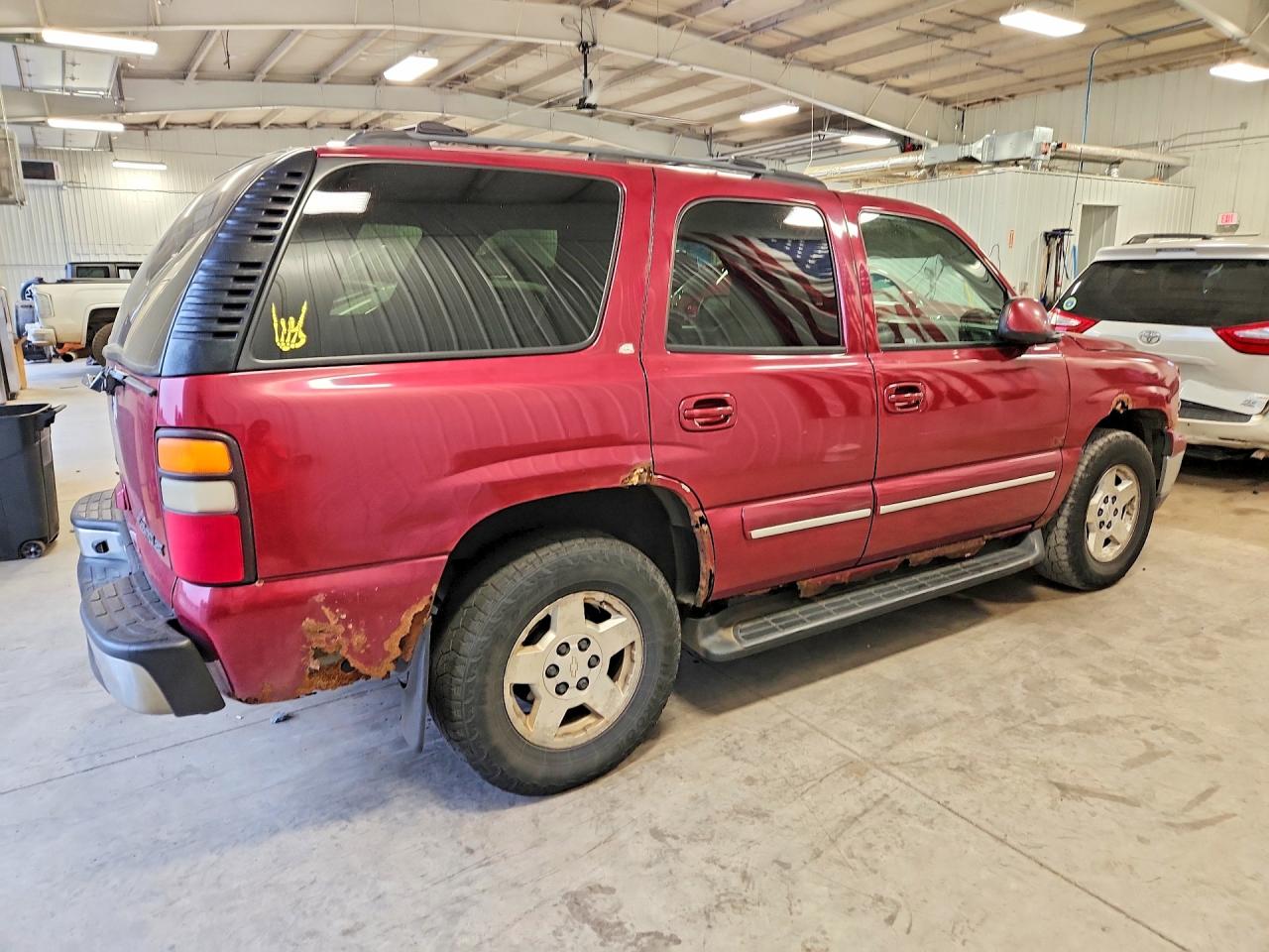 2004 Chevrolet Tahoe K1500 Темно-бордовый vin: 1GNEK13Z14R110791