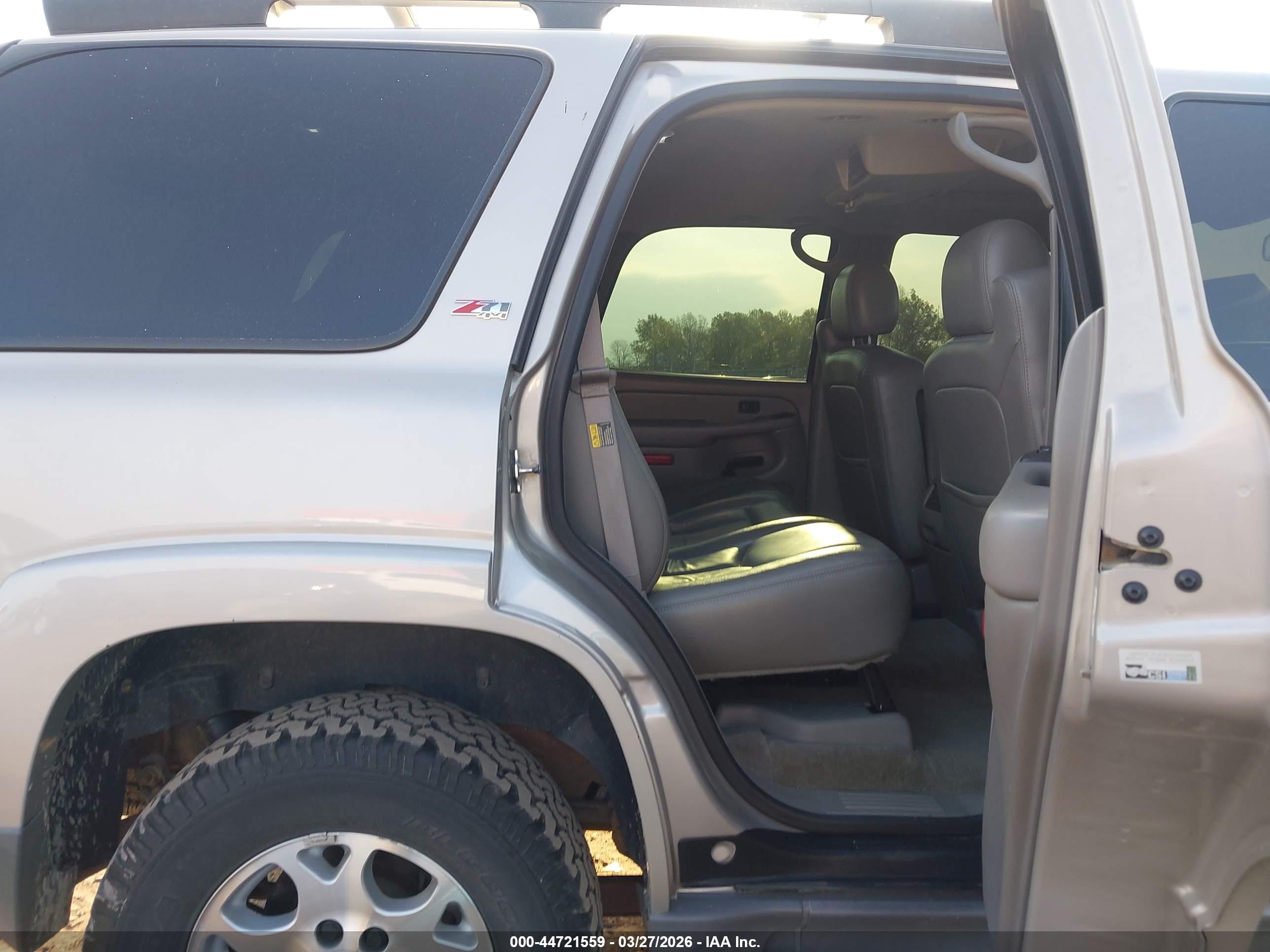 2006 Chevrolet Tahoe Z71 Серебряный vin: 1GNEK13Z16R110681