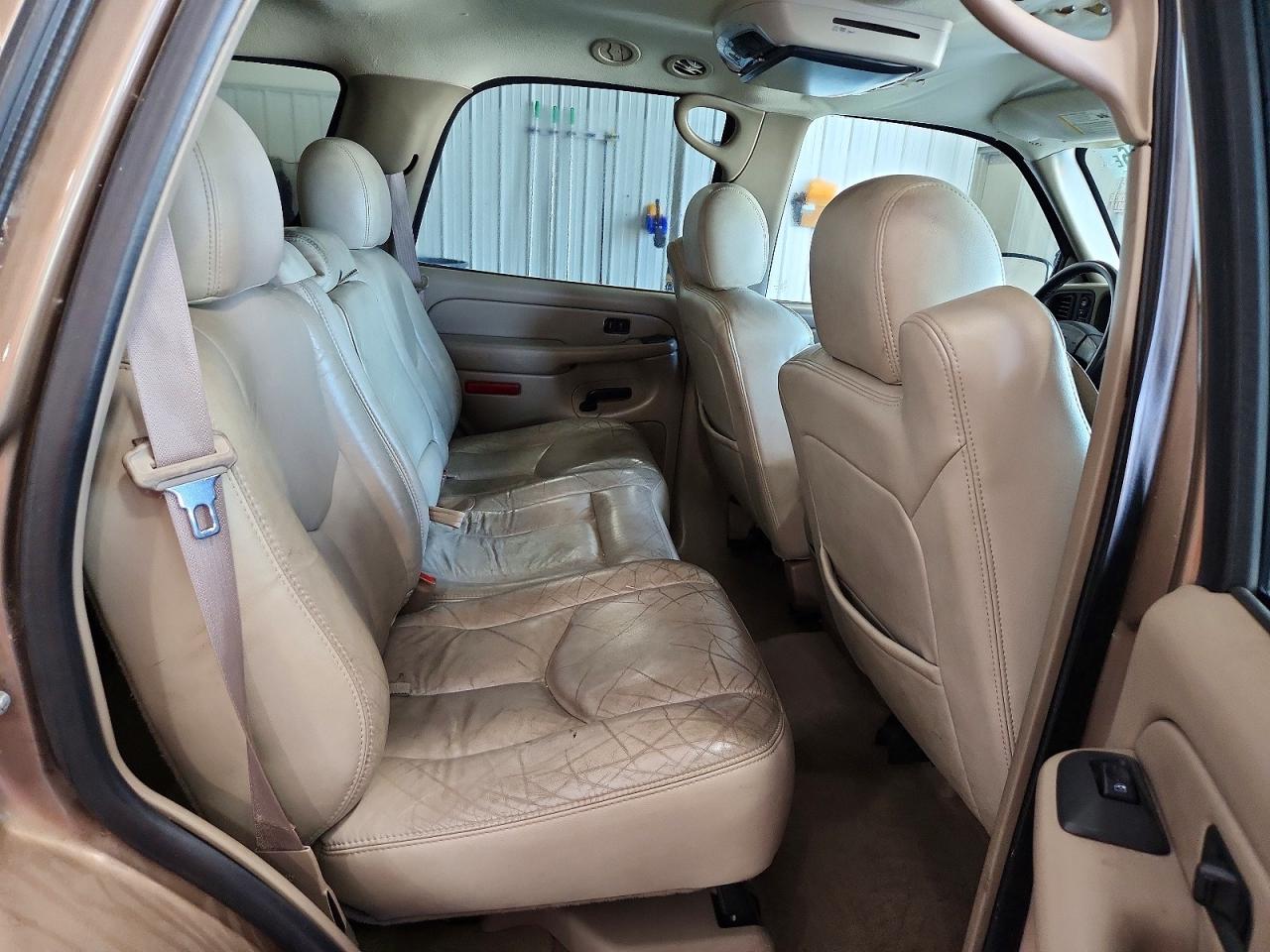 2004 Chevrolet Tahoe K1500 Tan vin: 1GNEK13Z24R200130