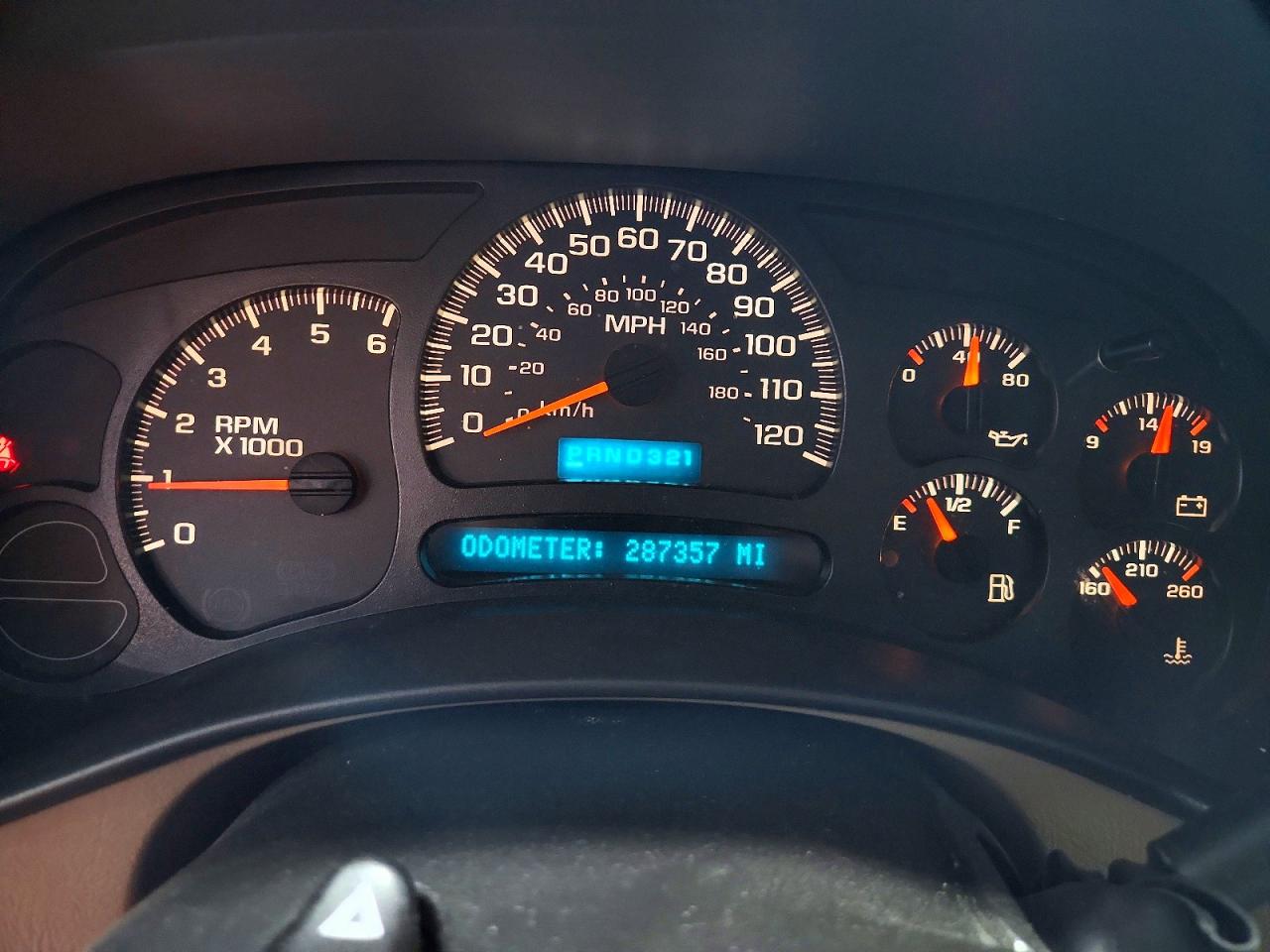 2004 Chevrolet Tahoe K1500 Tan vin: 1GNEK13Z24R200130