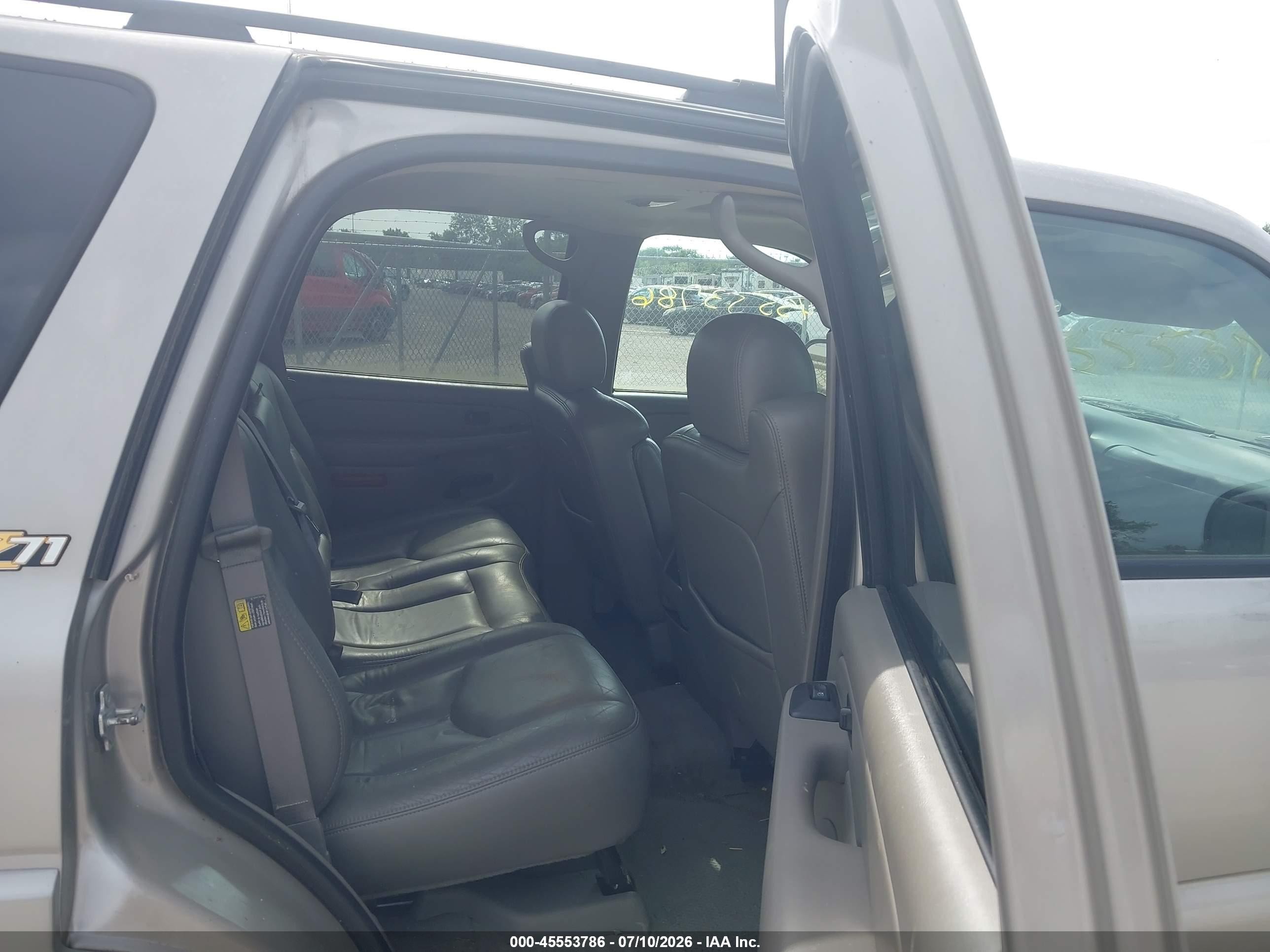 2004 Chevrolet Tahoe Z71 Tan vin: 1GNEK13Z24R207028