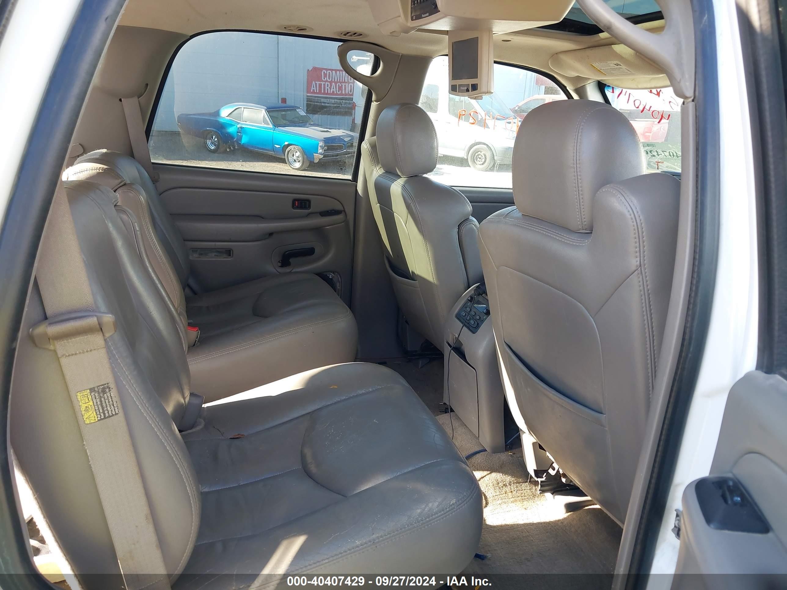 2004 Chevrolet Tahoe Z71 Белый vin: 1GNEK13Z24R238022