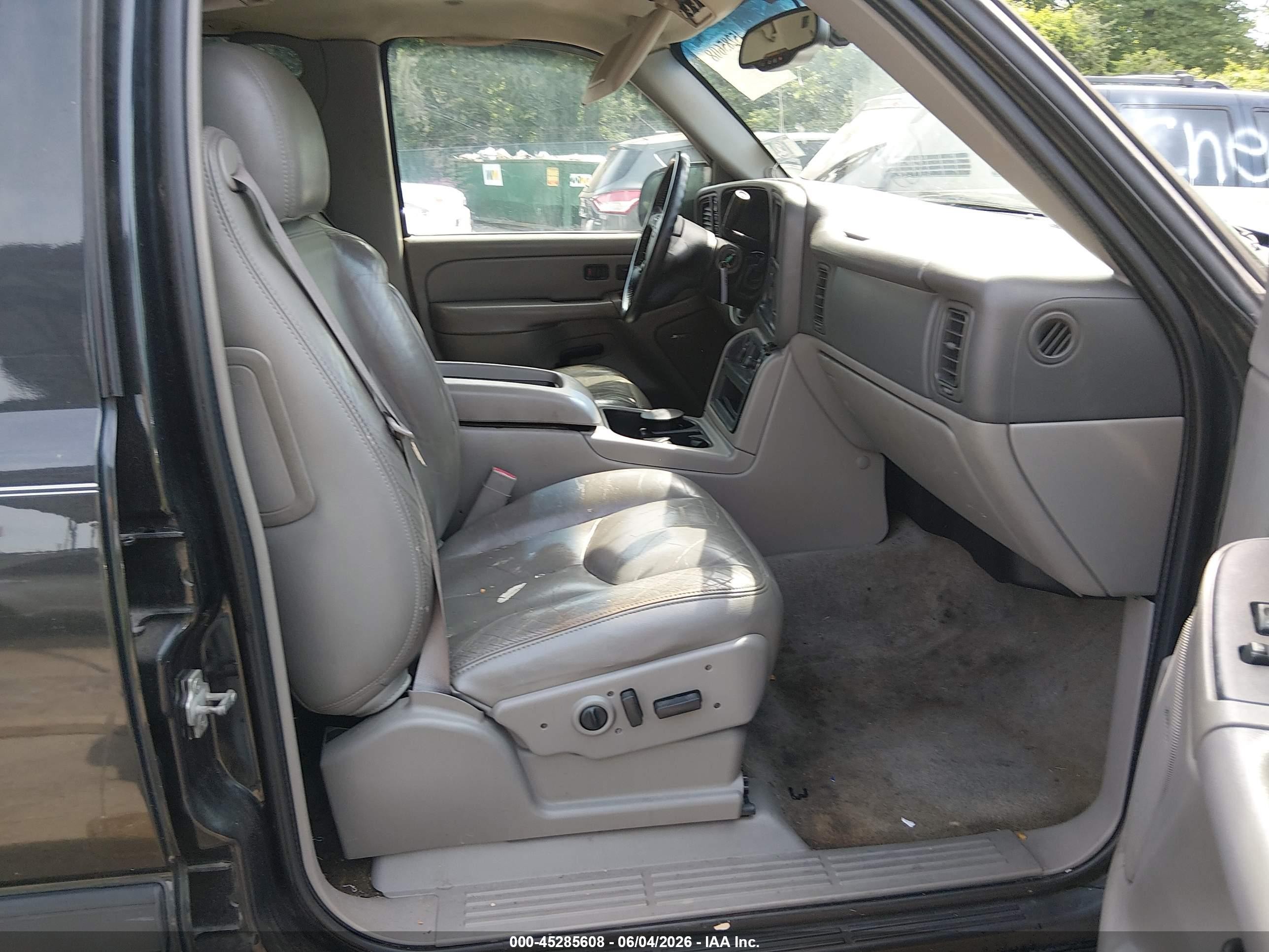 2006 Chevrolet Tahoe Lt Black vin: 1GNEK13Z26R105683