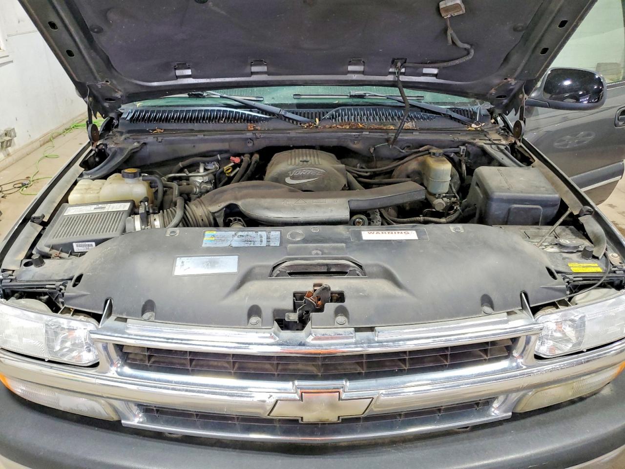 2002 Chevrolet Tahoe K1500 Gray vin: 1GNEK13Z32R125662