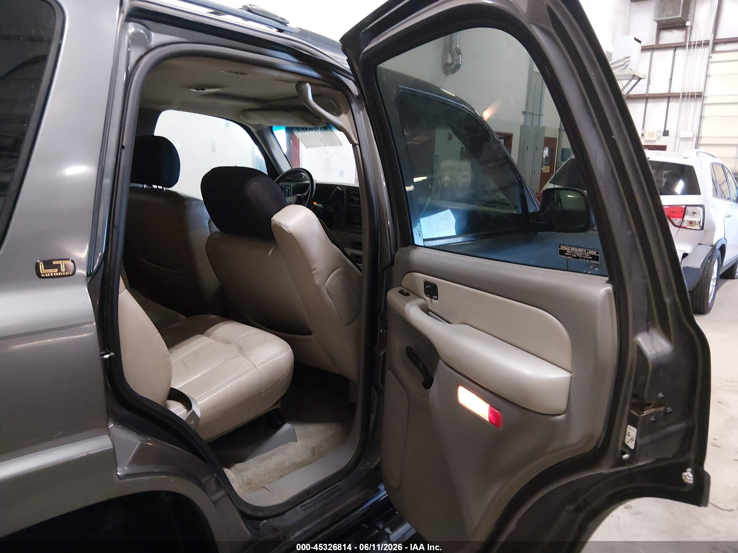 2002 Chevrolet Tahoe Lt Бордовый vin: 1GNEK13Z32R227222
