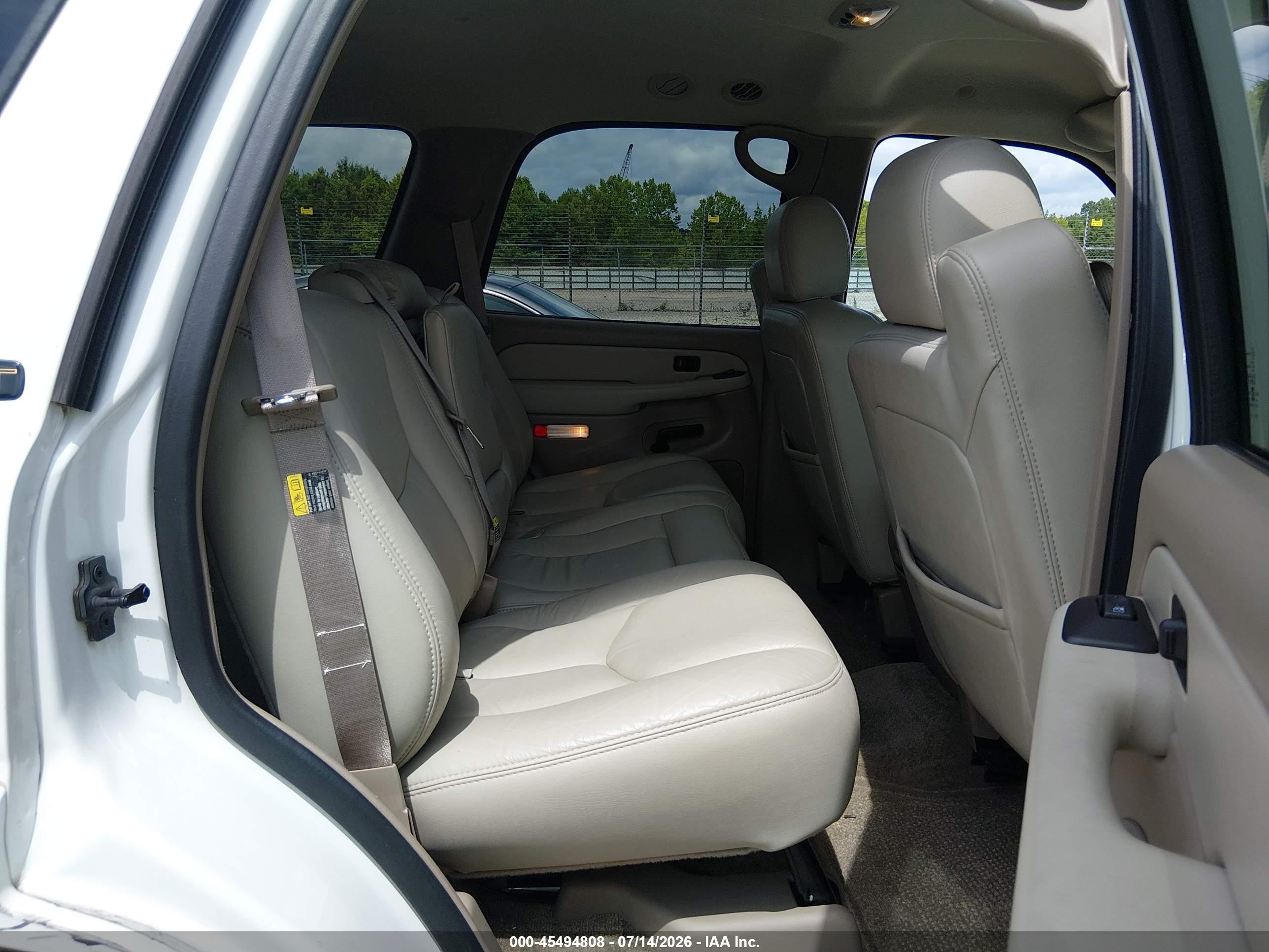 2003 Chevrolet Tahoe Lt White vin: 1GNEK13Z33J298159