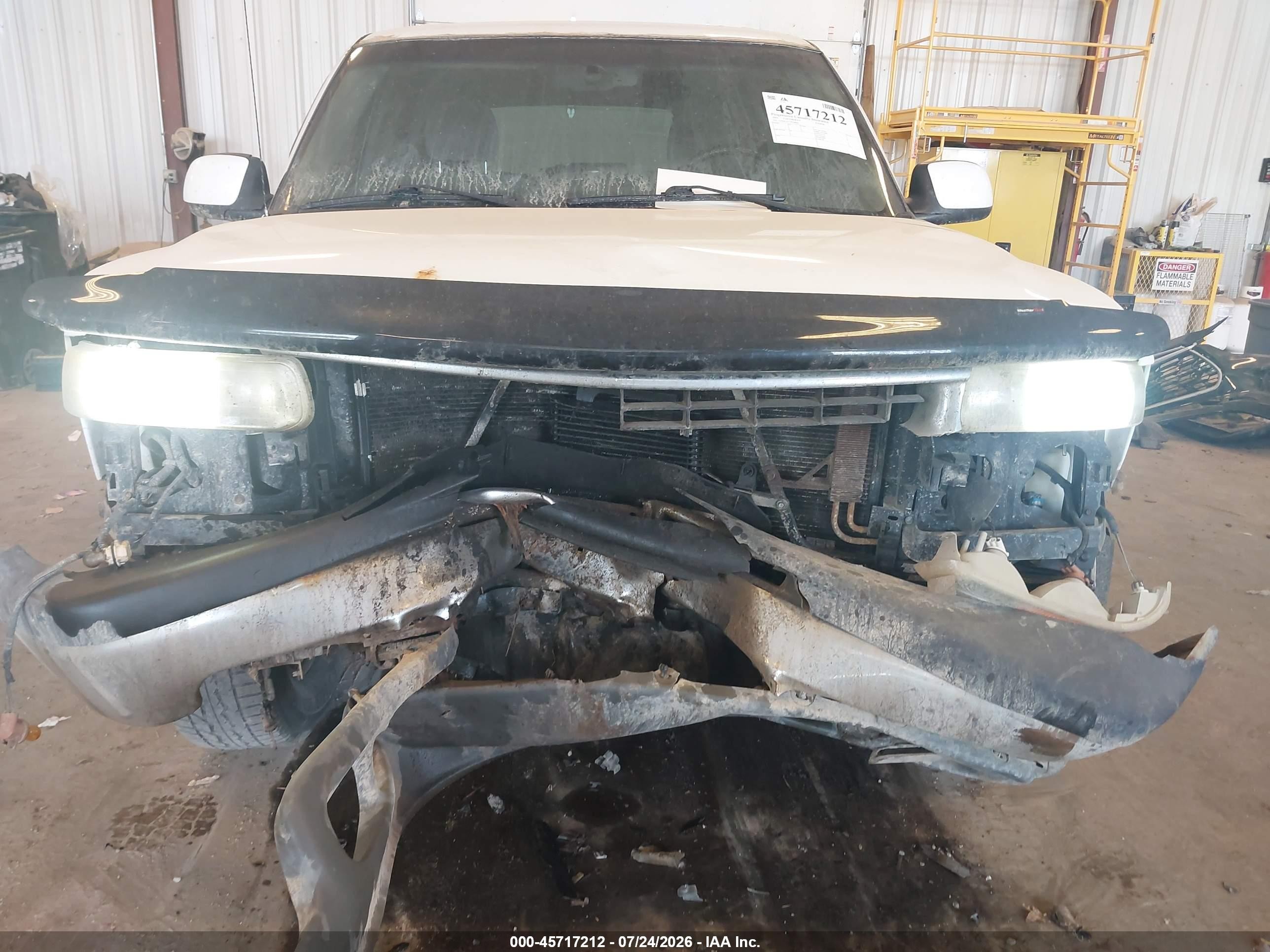 2003 Chevrolet Tahoe Ls White vin: 1GNEK13Z33R108863