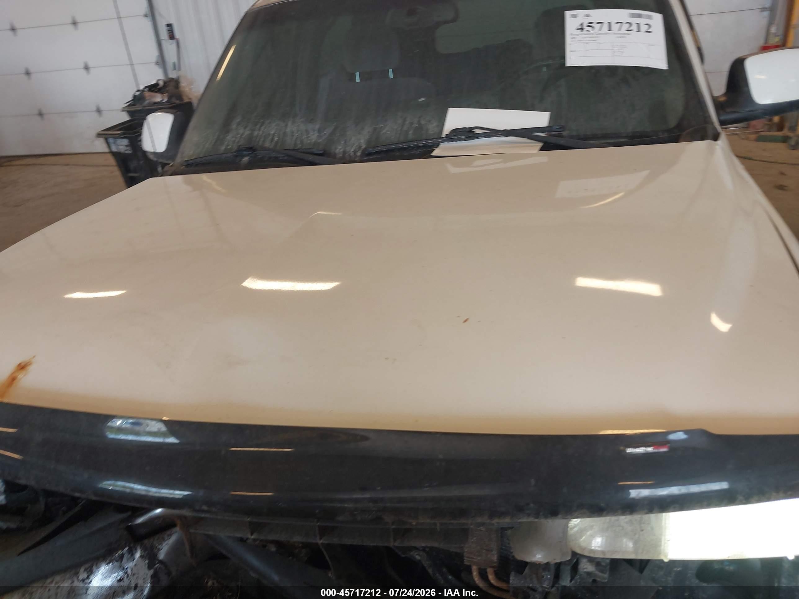 2003 Chevrolet Tahoe Ls White vin: 1GNEK13Z33R108863