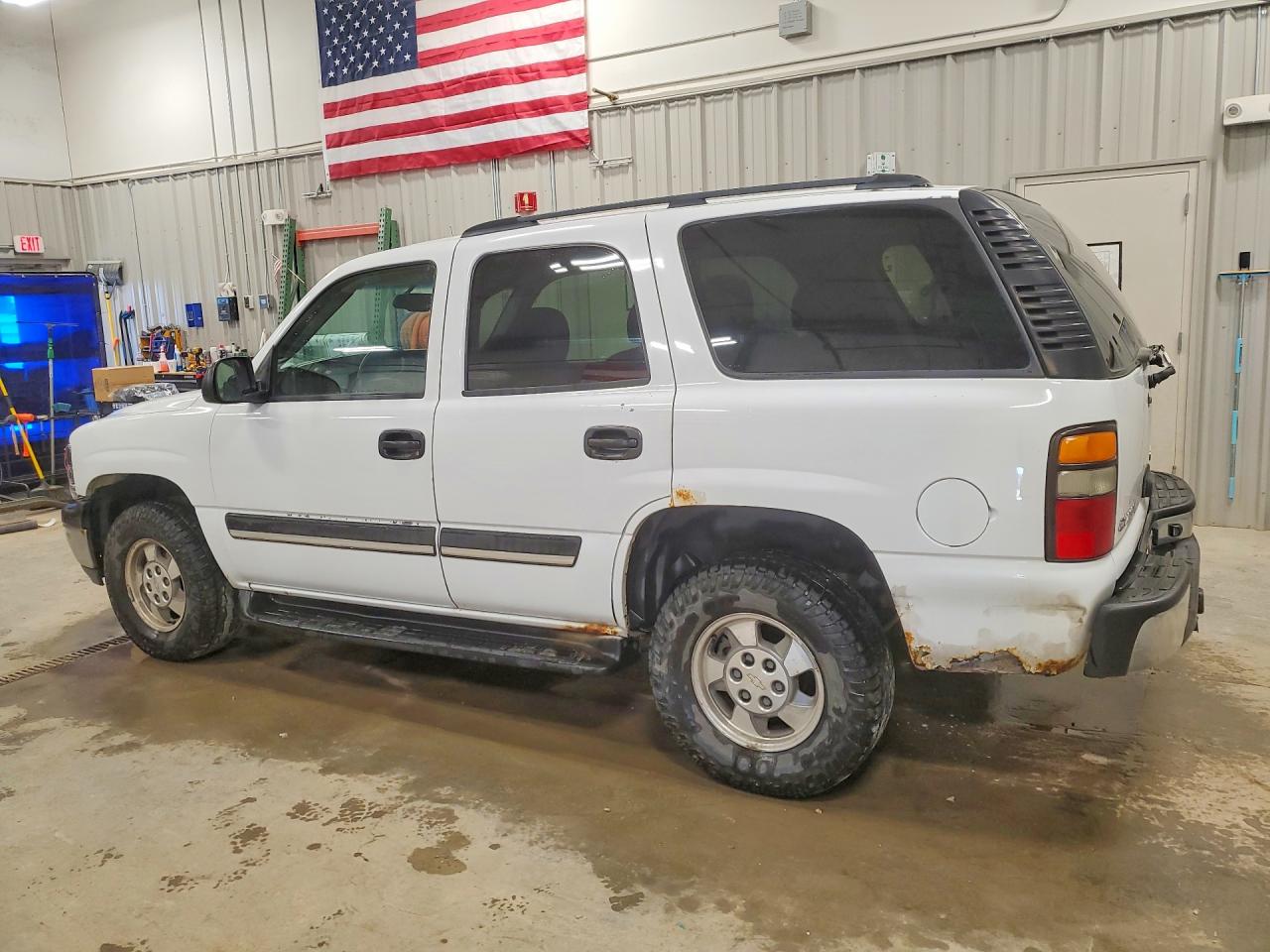 2004 Chevrolet Tahoe K1500 White vin: 1GNEK13Z34J272680