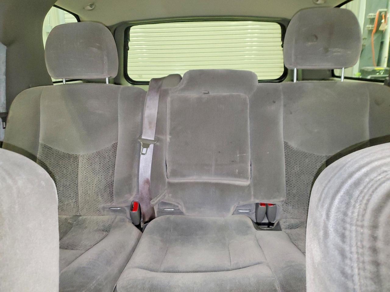 2004 Chevrolet Tahoe K1500 White vin: 1GNEK13Z34J272680