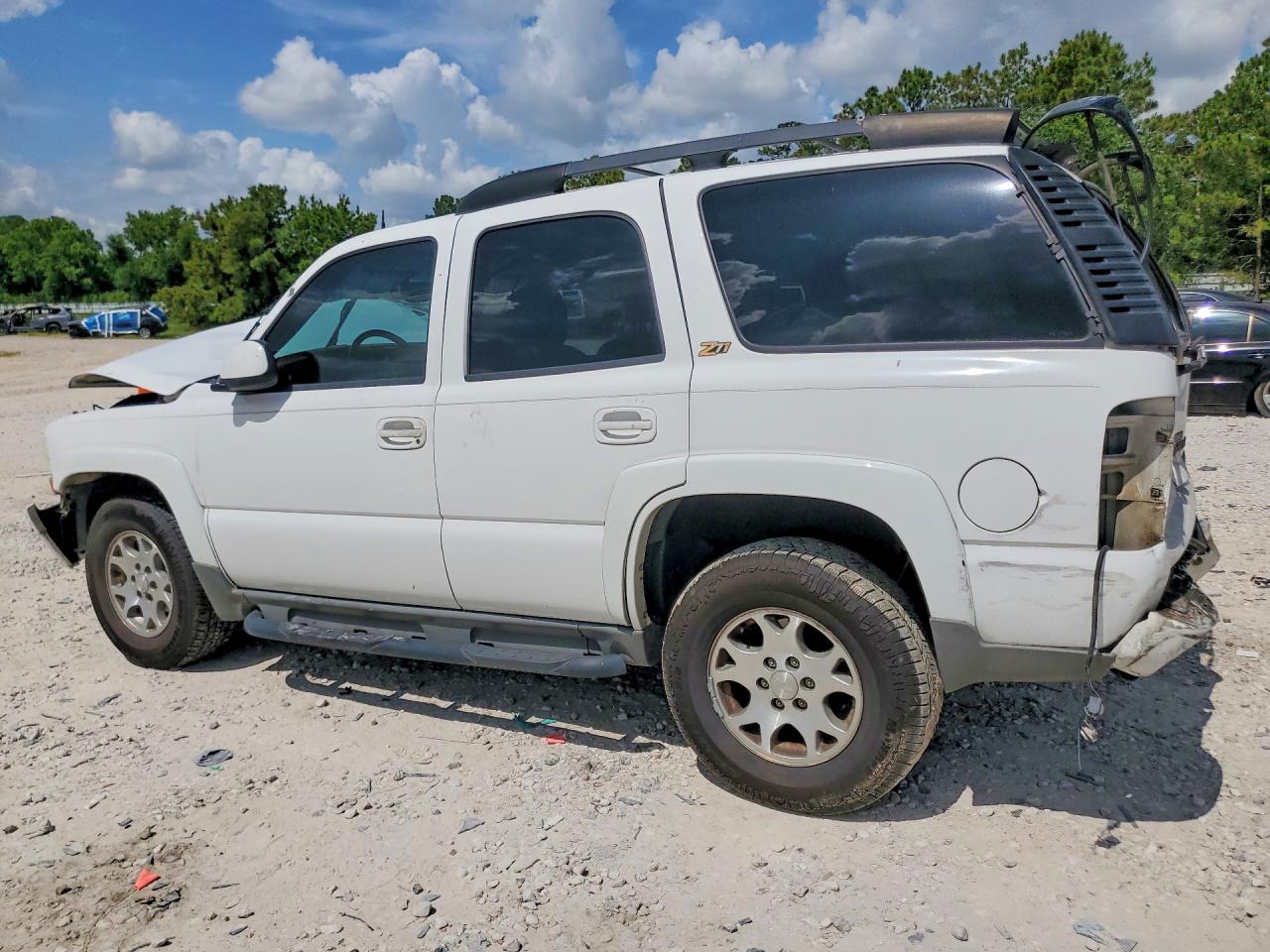 2004 Chevrolet Tahoe K1500 White vin: 1GNEK13Z34R125468
