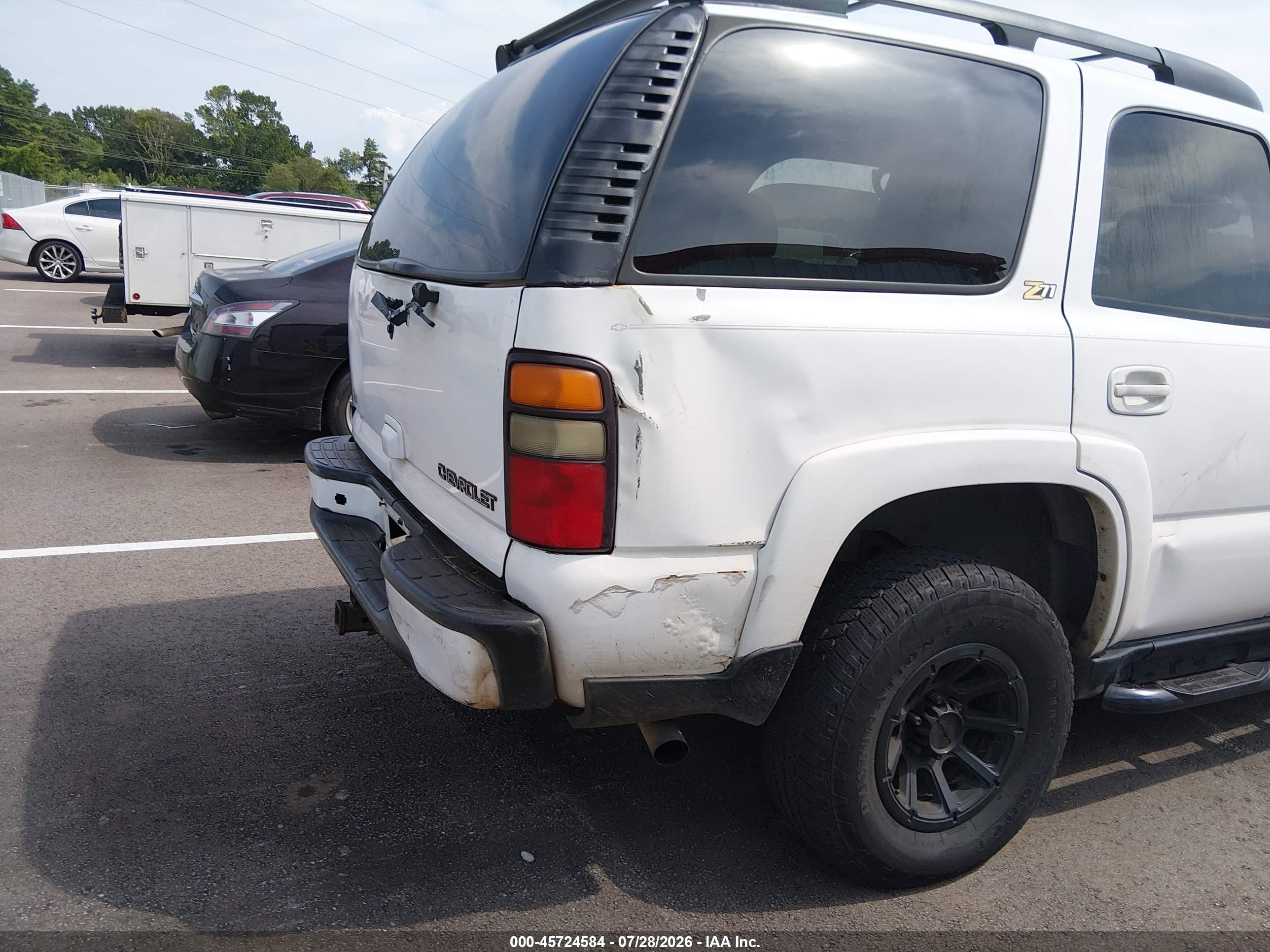 2004 Chevrolet Tahoe Z71 White vin: 1GNEK13Z34R130993
