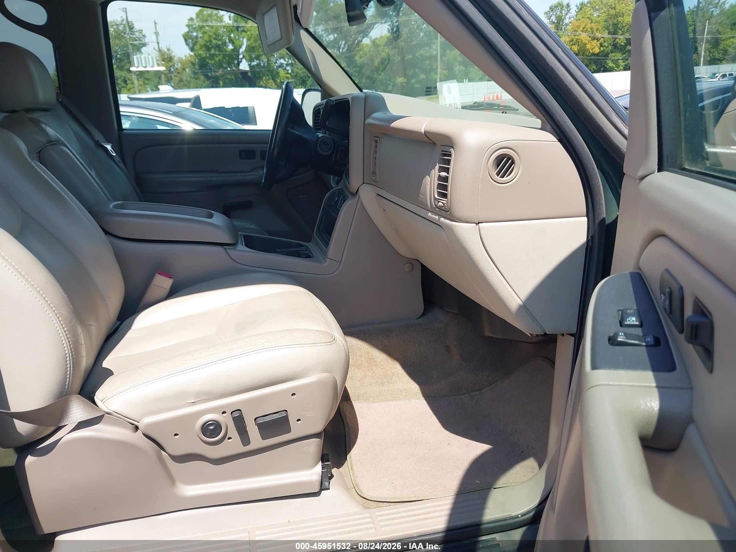 2004 Chevrolet Tahoe Z71 Green vin: 1GNEK13Z34R140259