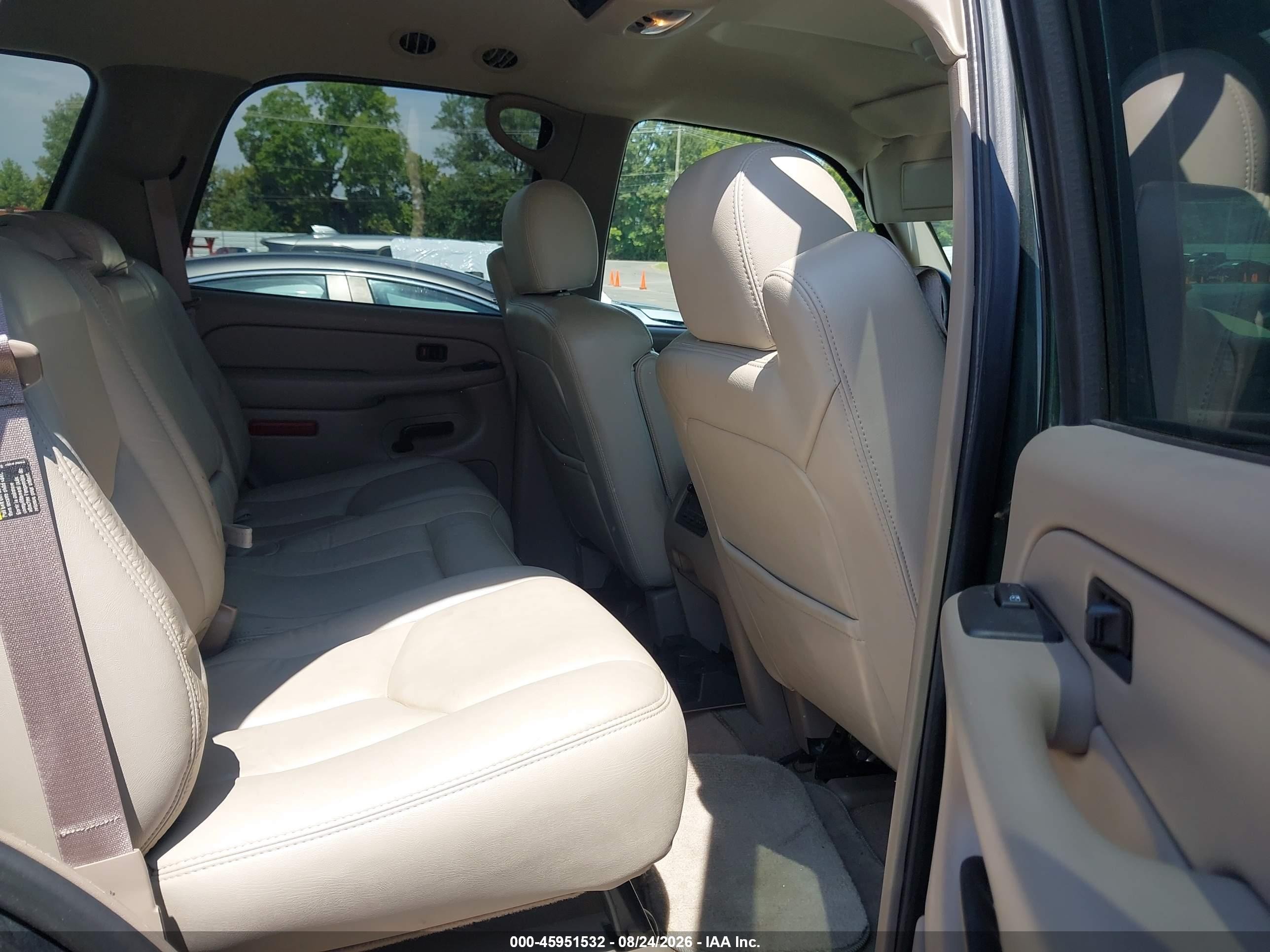2004 Chevrolet Tahoe Z71 Green vin: 1GNEK13Z34R140259