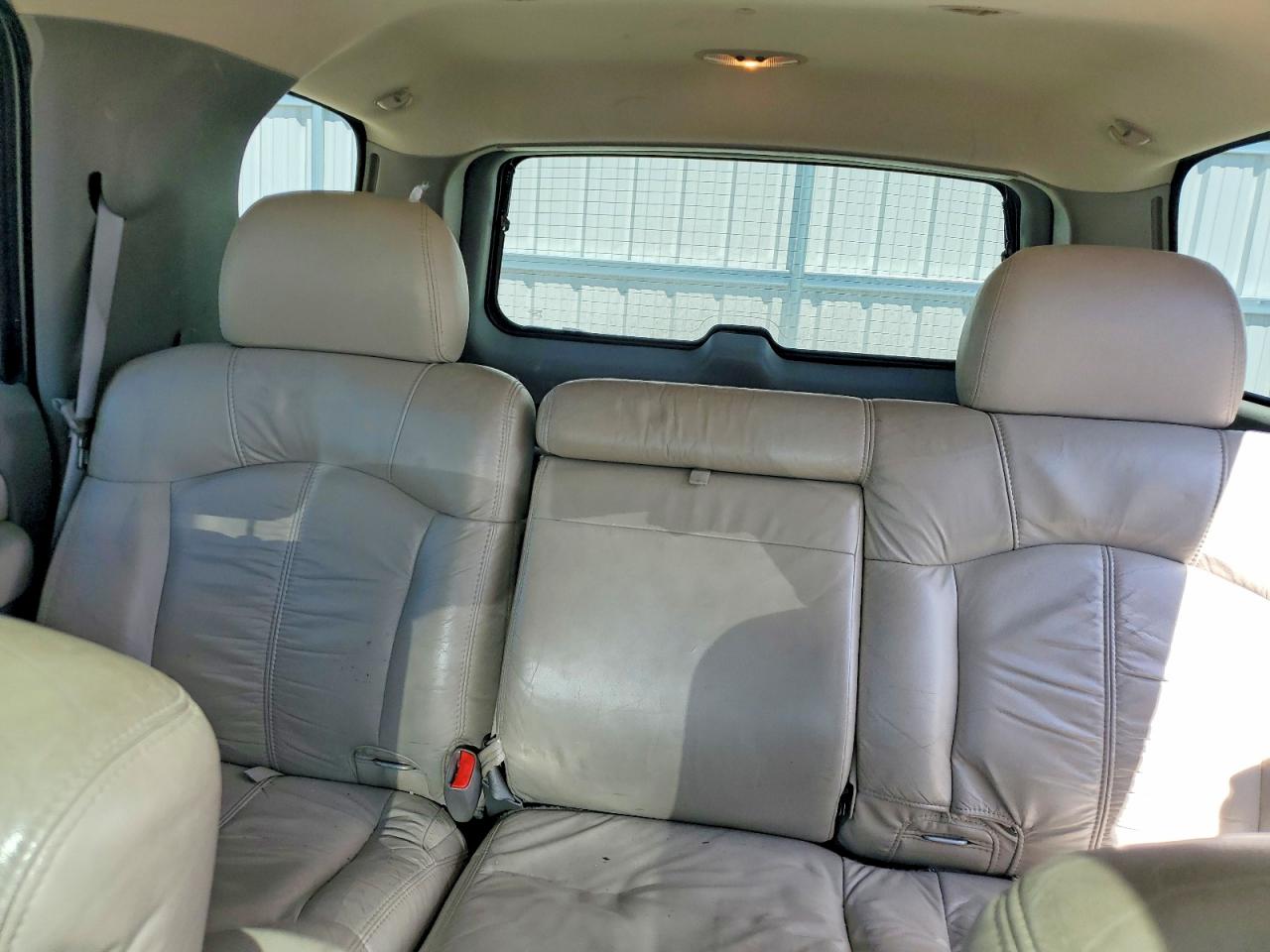 2002 Chevrolet Tahoe Brown vin: 1GNEK13Z42J275424