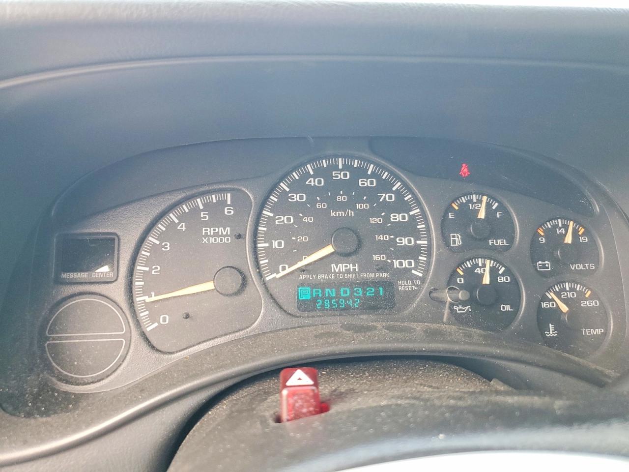 2002 Chevrolet Tahoe K1500 Tan vin: 1GNEK13Z42R194103