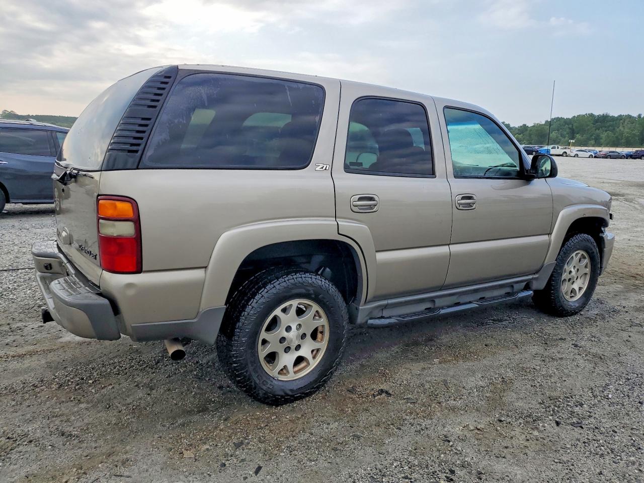 2002 Chevrolet Tahoe K1500 Tan vin: 1GNEK13Z42R194103