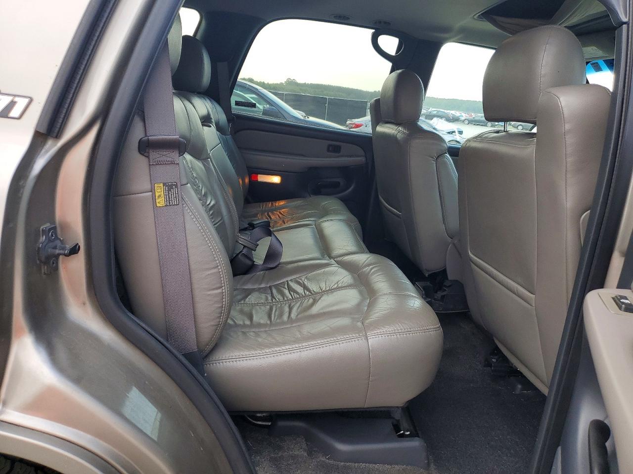 2002 Chevrolet Tahoe K1500 Tan vin: 1GNEK13Z42R194103