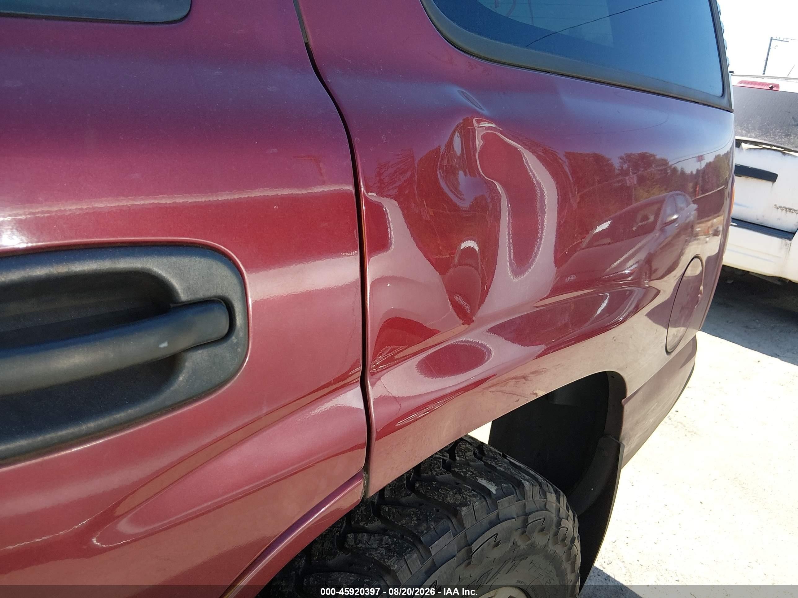 2003 Chevrolet Tahoe Ls Red vin: 1GNEK13Z43J214060