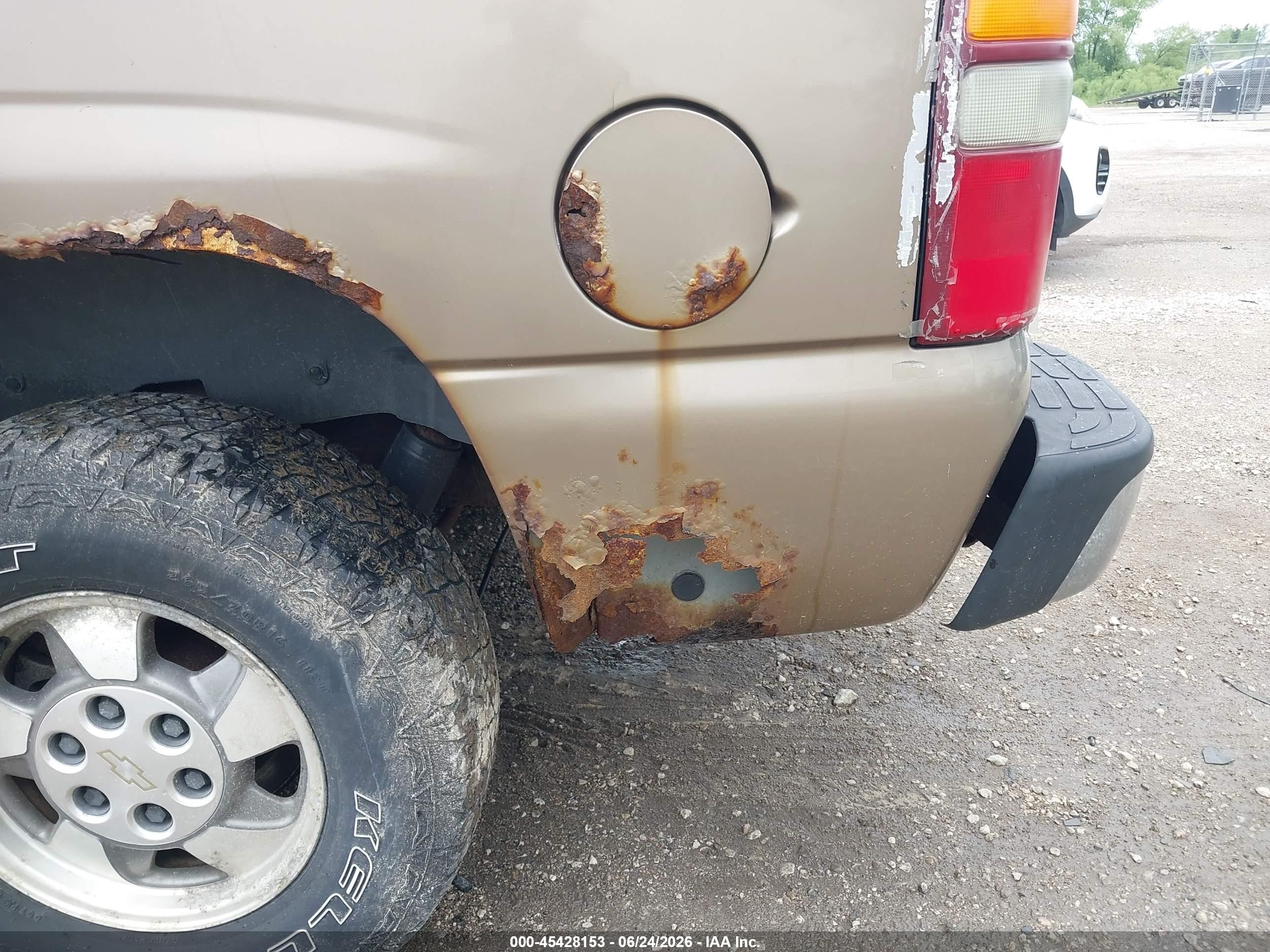 2003 Chevrolet Tahoe Ls Brown vin: 1GNEK13Z43J312828