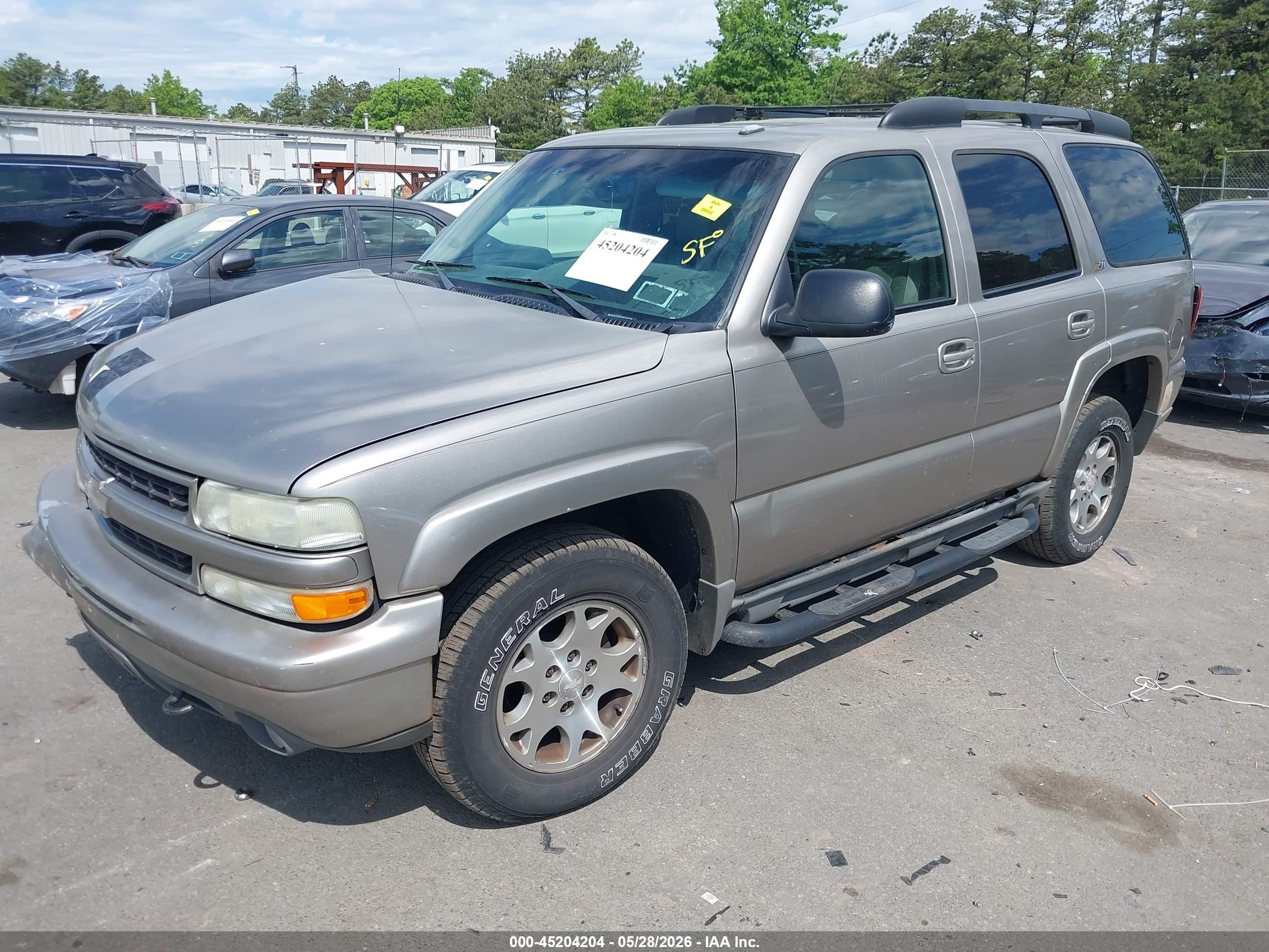 2003 Chevrolet Tahoe Z71 Silver vin: 1GNEK13Z43R273031