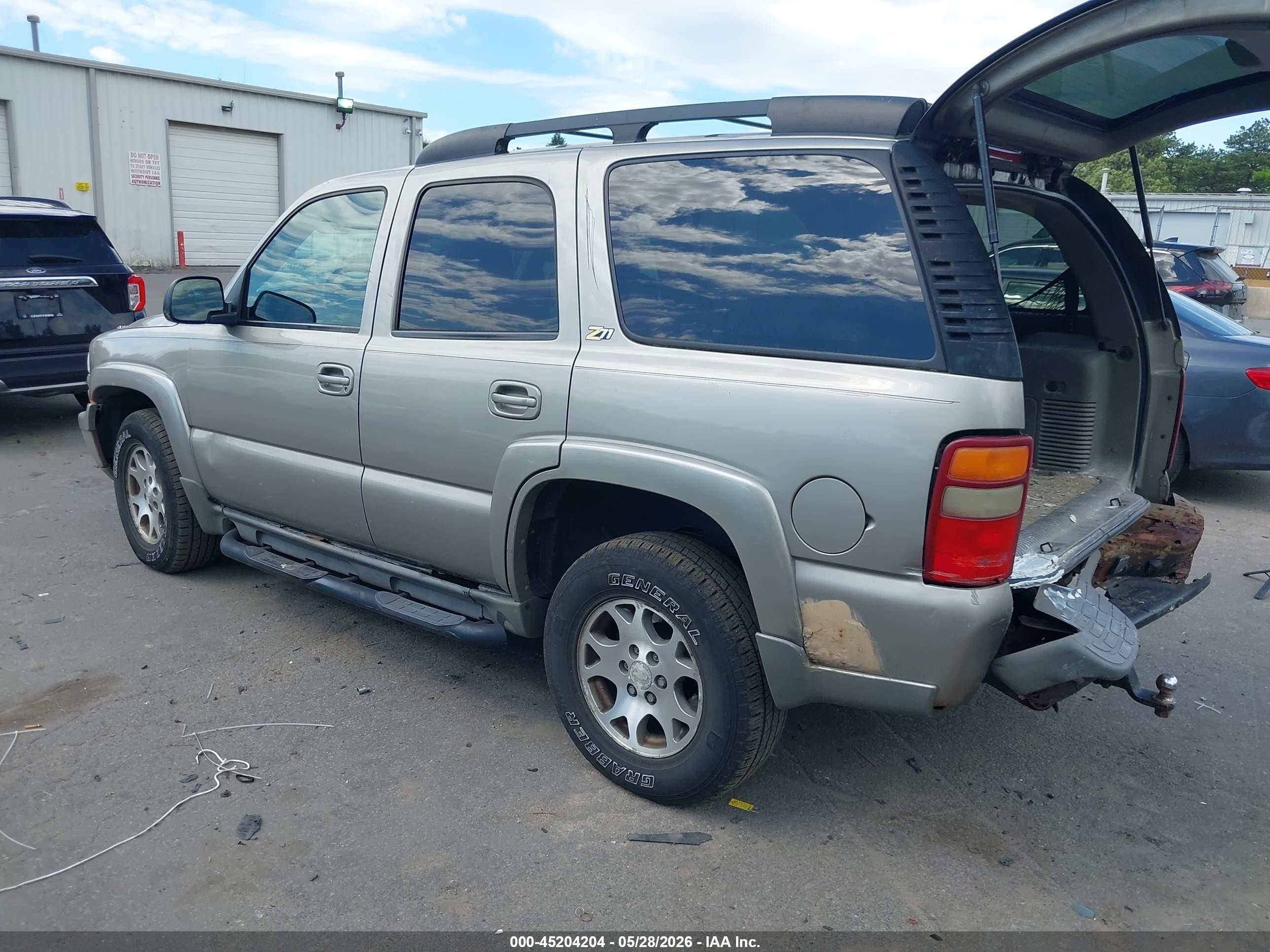 2003 Chevrolet Tahoe Z71 Silver vin: 1GNEK13Z43R273031