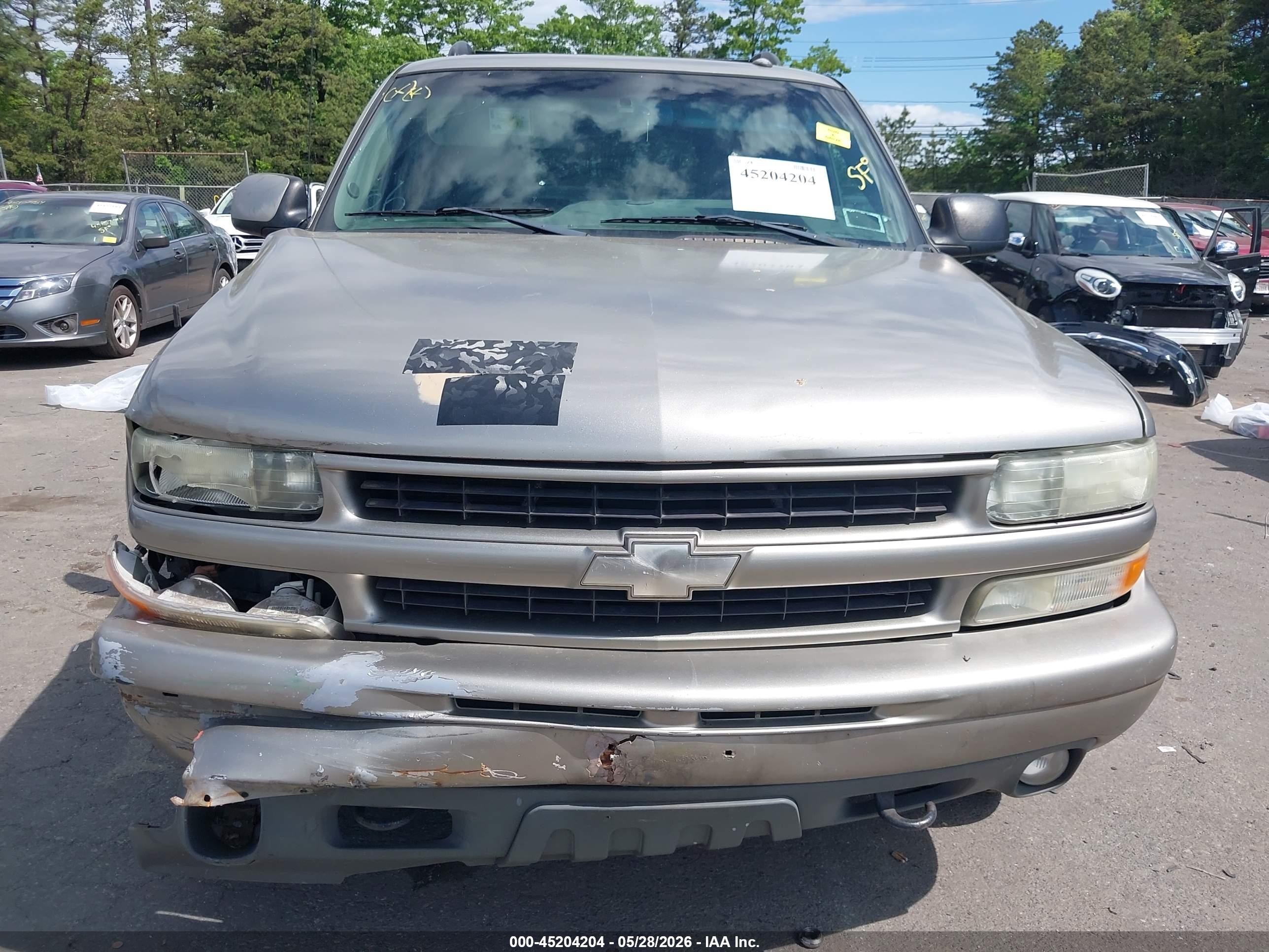 2003 Chevrolet Tahoe Z71 Silver vin: 1GNEK13Z43R273031