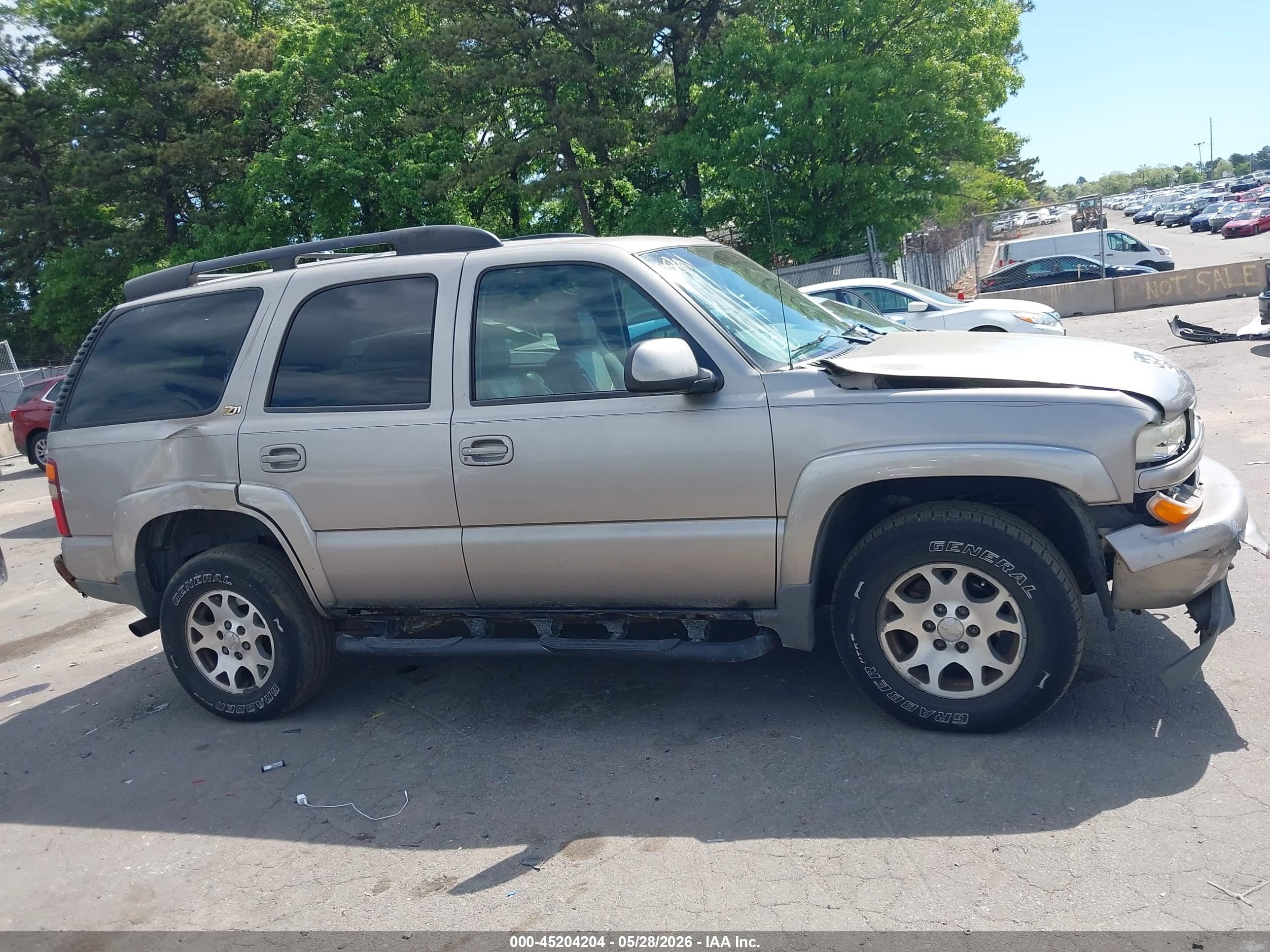 2003 Chevrolet Tahoe Z71 Silver vin: 1GNEK13Z43R273031