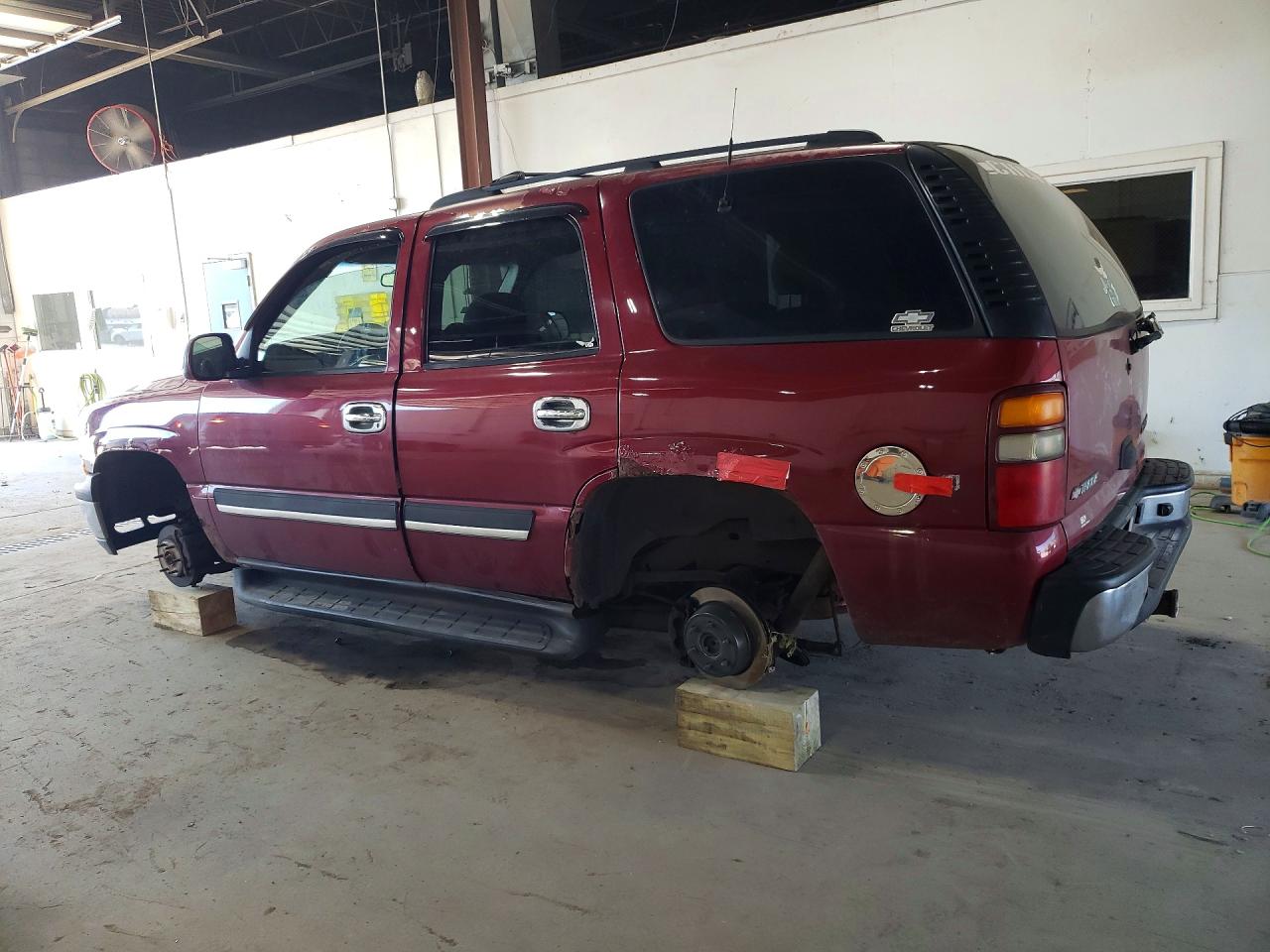 2004 Chevrolet Tahoe K1500 Burgundy vin: 1GNEK13Z44J317223