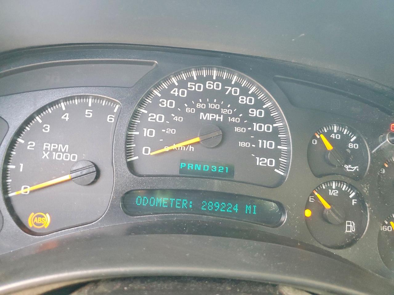 2004 Chevrolet Tahoe K1500 Бордовый vin: 1GNEK13Z44R105424